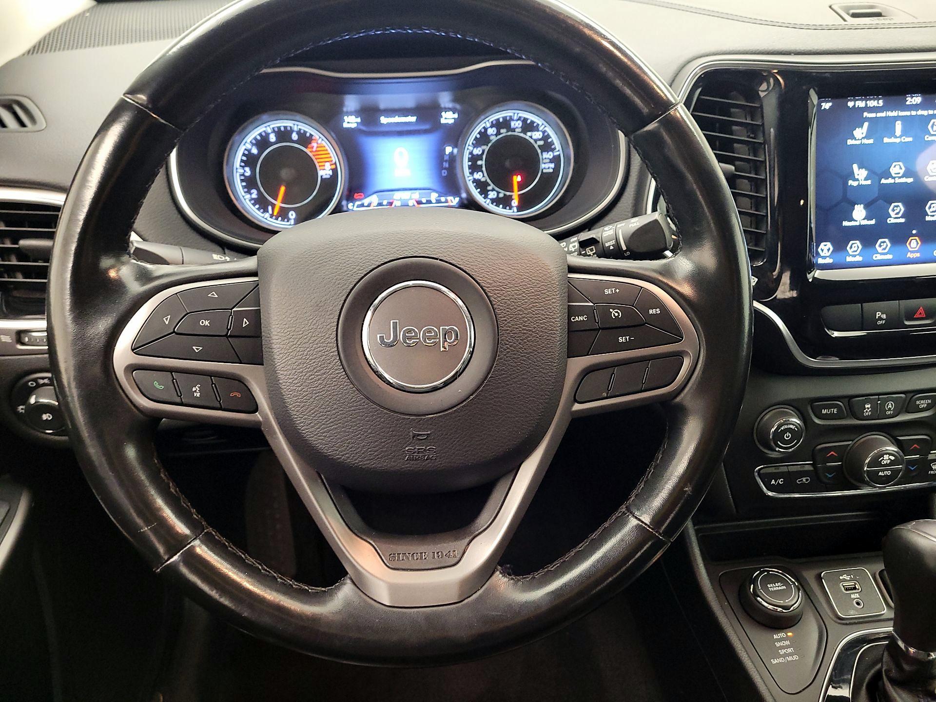 Thumbnail: 2020 Jeep Cherokee - 10