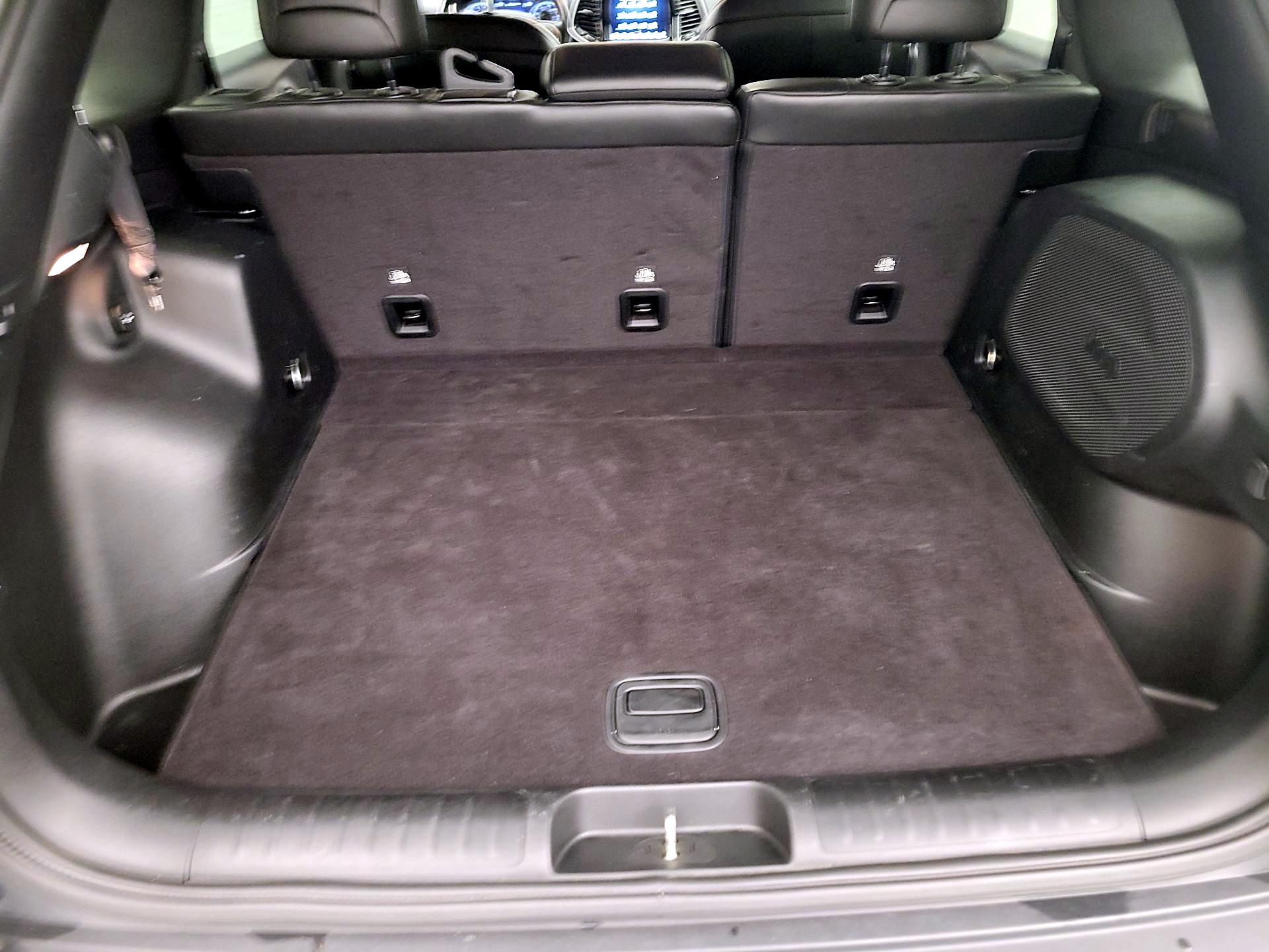 Thumbnail: 2020 Jeep Cherokee - 16