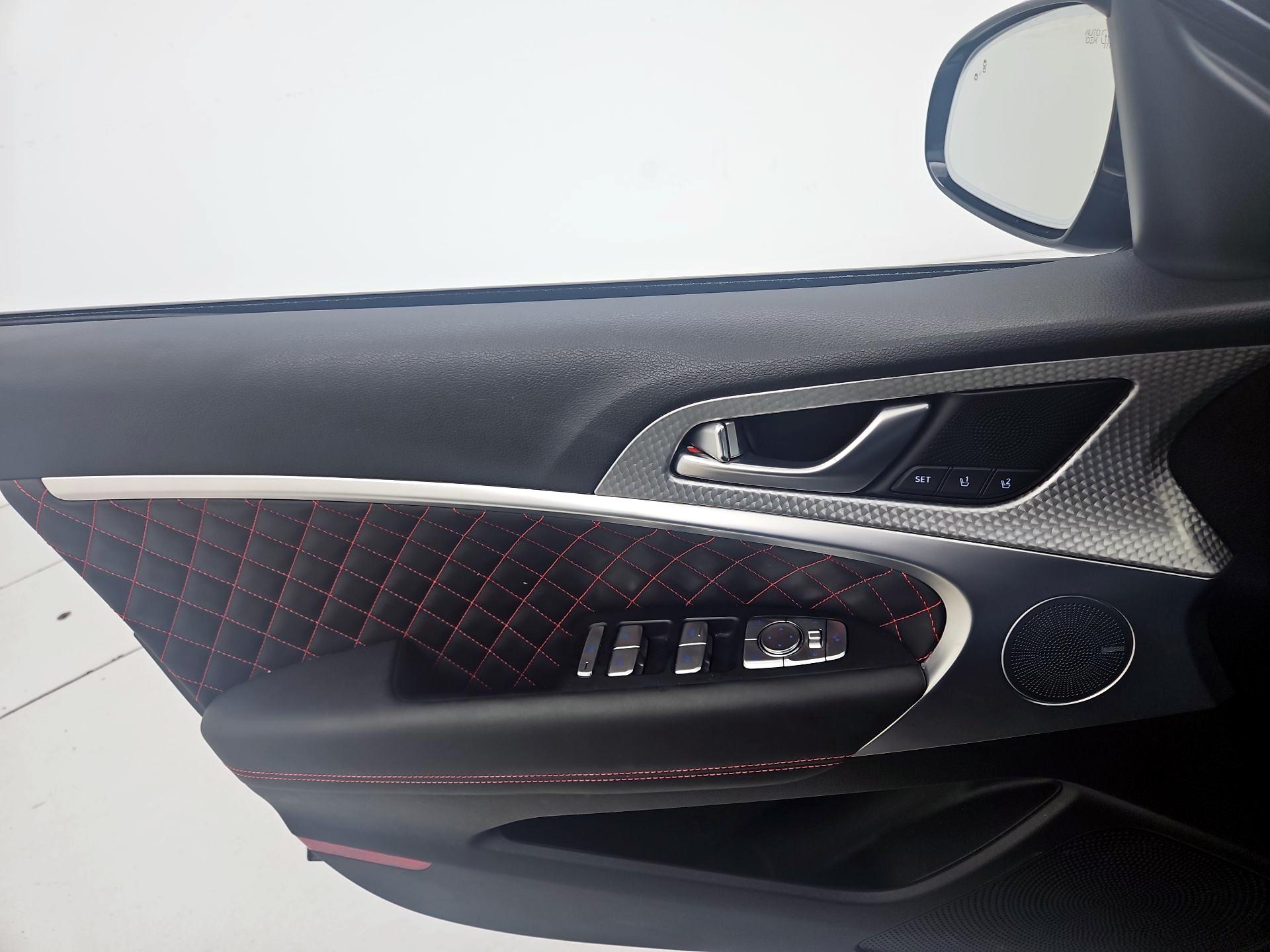 Thumbnail: 2023 Genesis G70 - 12