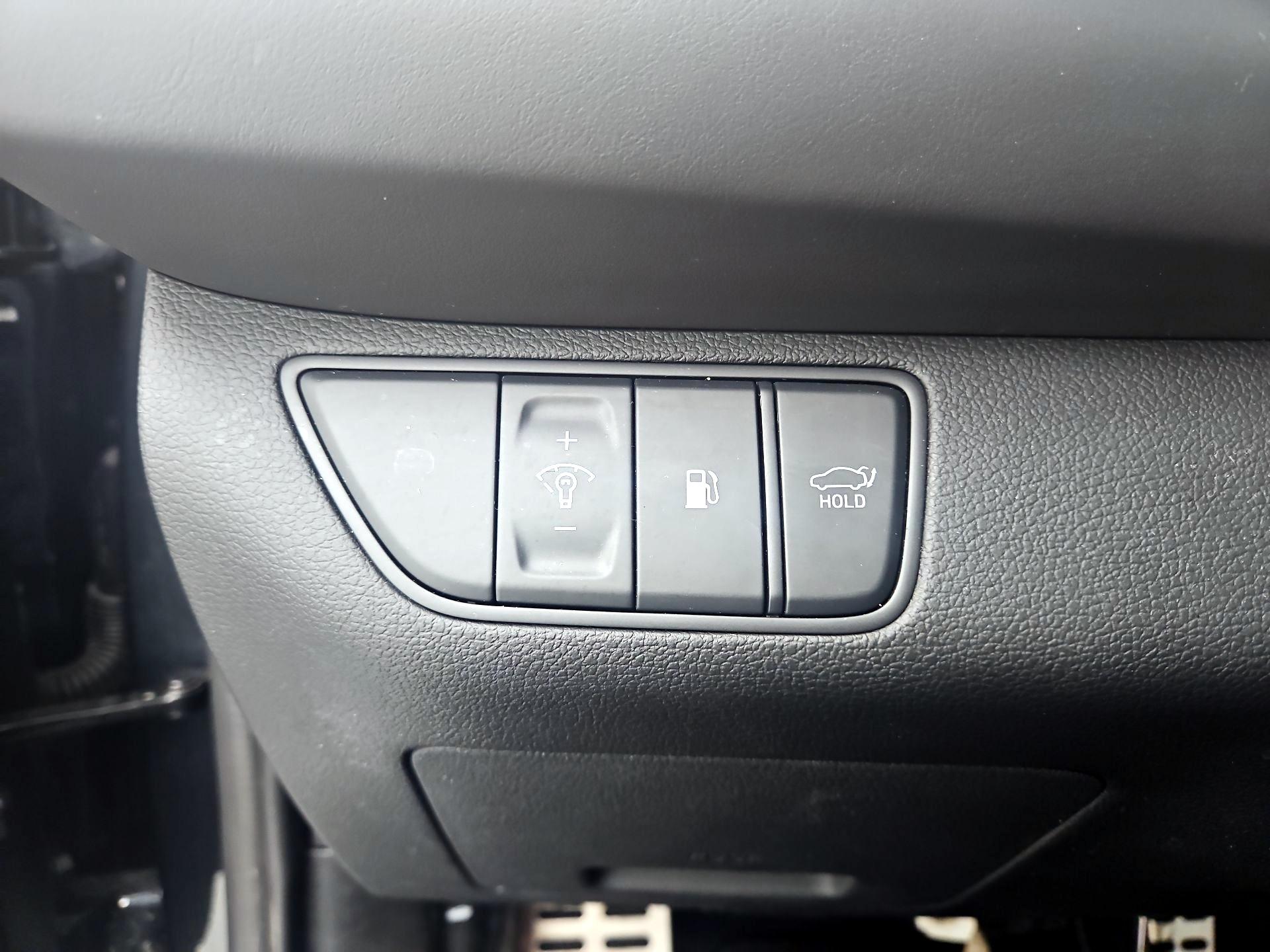 Thumbnail: 2023 Genesis G70 - 13