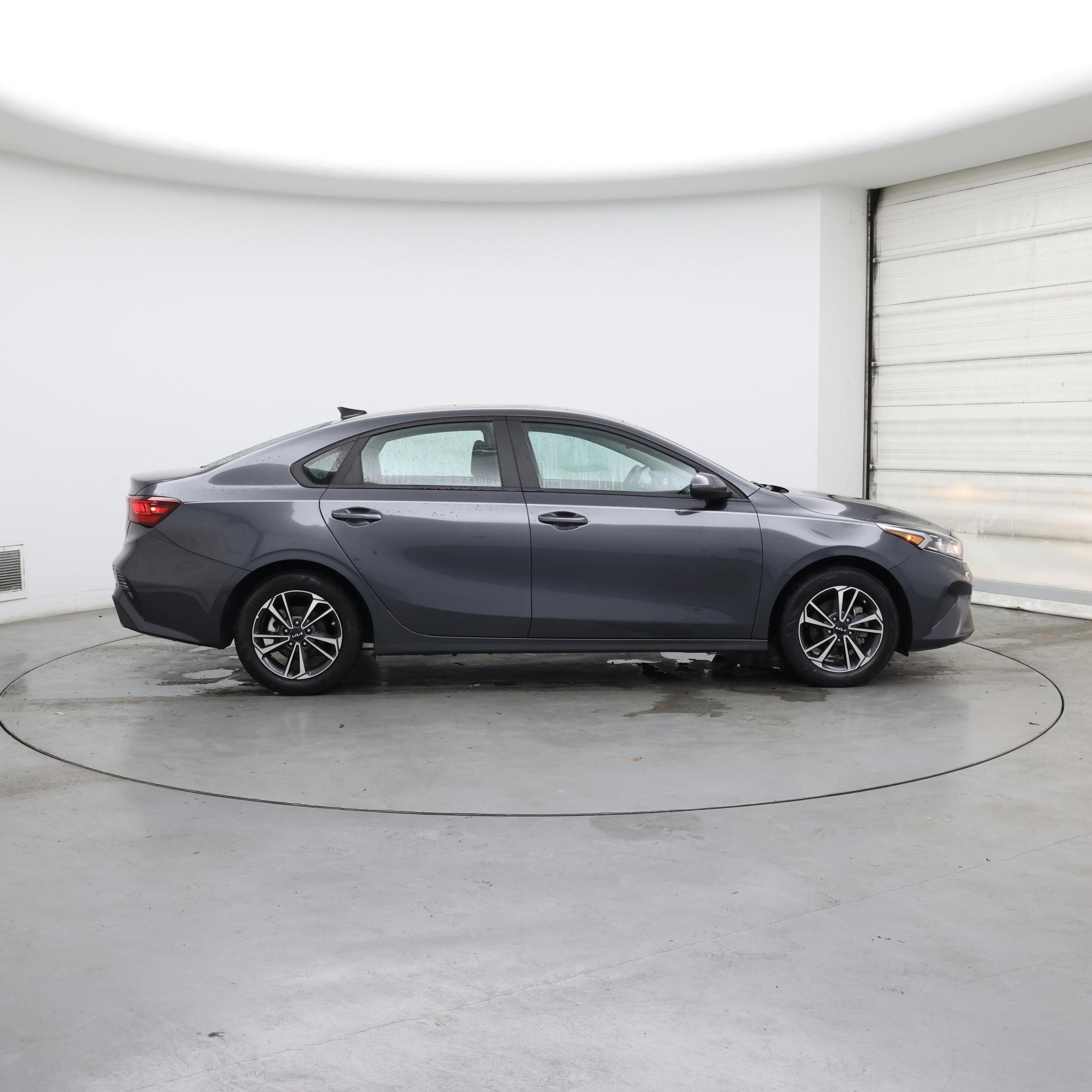 Thumbnail: 2023 Kia Forte - 7