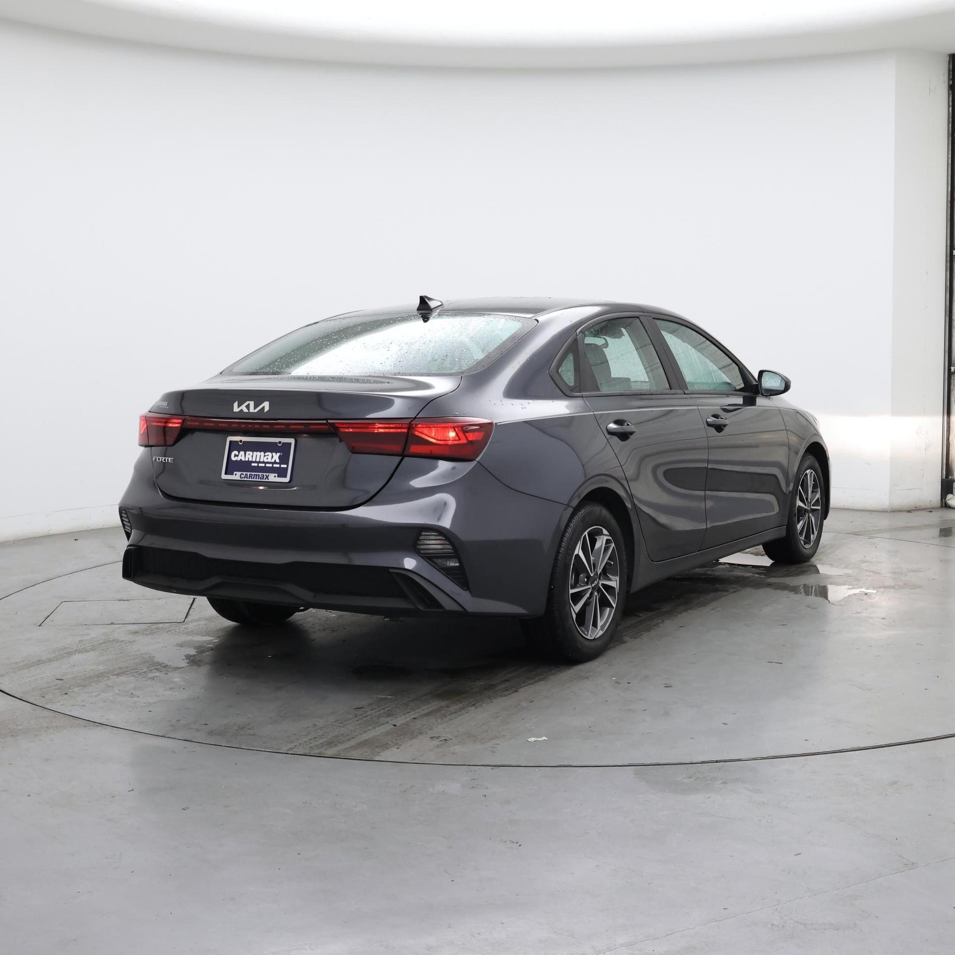 Thumbnail: 2023 Kia Forte - 8