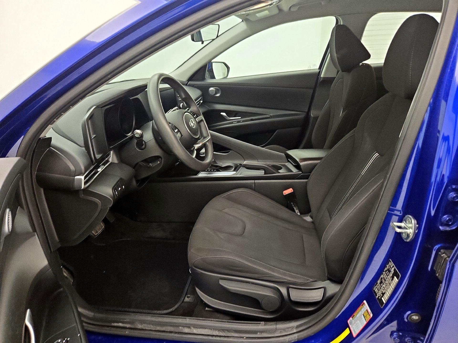 Thumbnail: 2022 Hyundai Elantra - 11