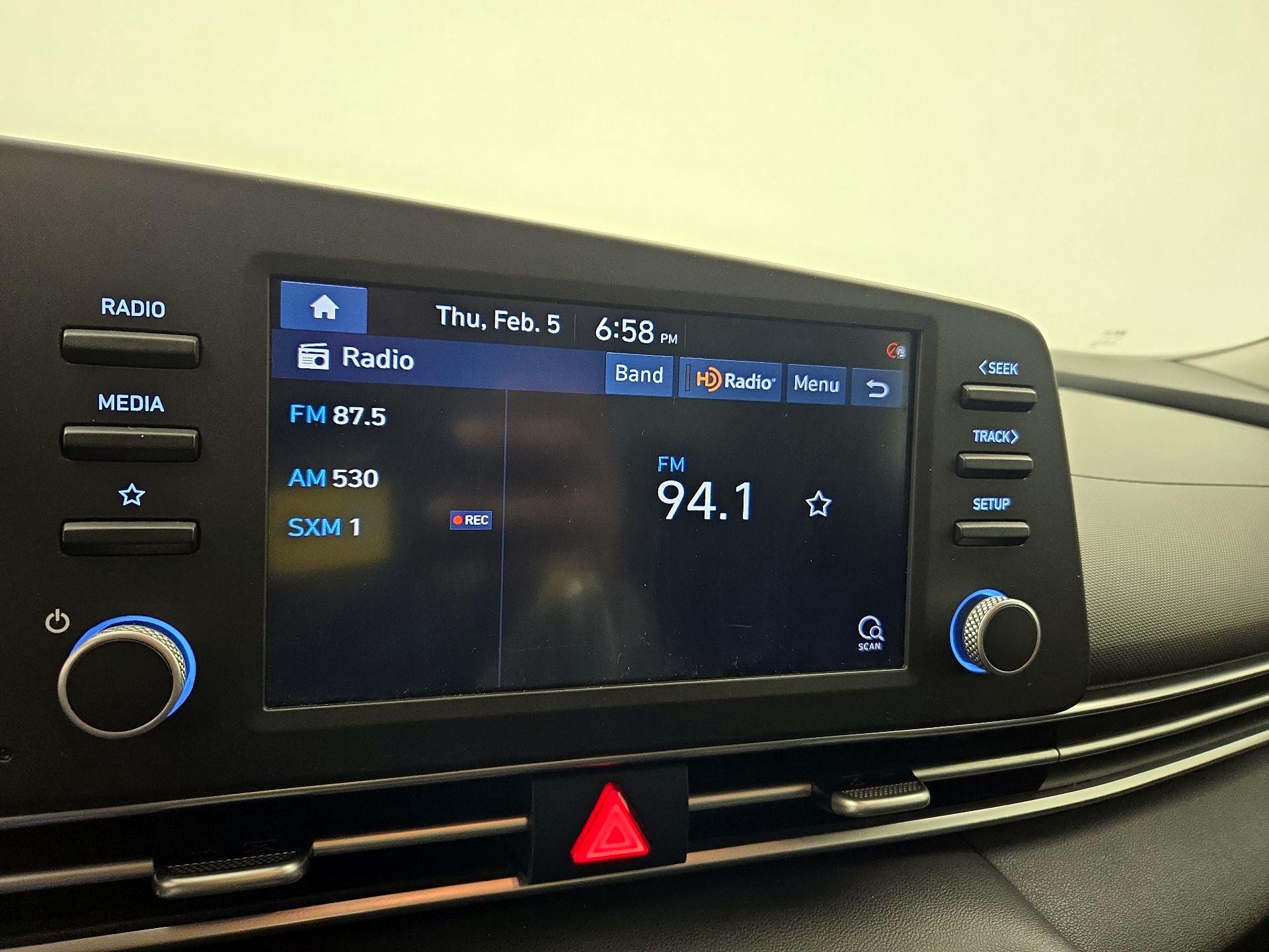 Thumbnail: 2022 Hyundai Elantra - 15