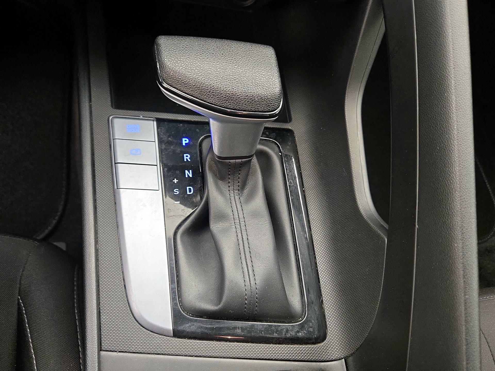 Thumbnail: 2022 Hyundai Elantra - 17