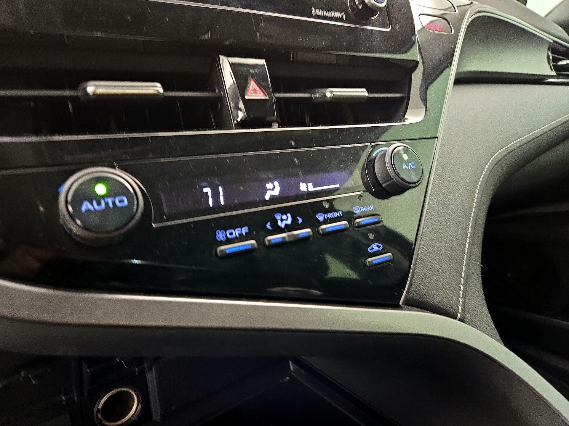 Thumbnail: 2021 Toyota Camry - 16