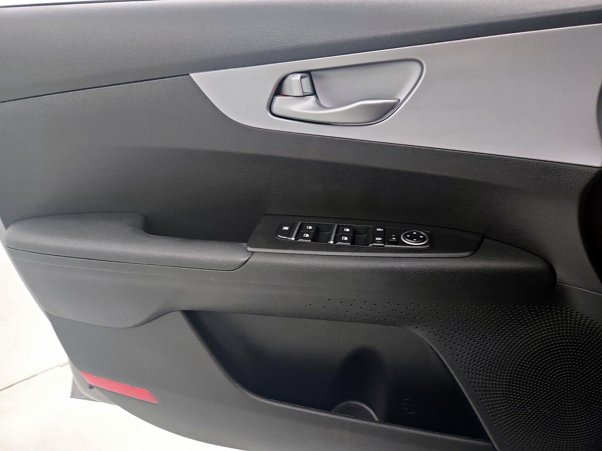 Thumbnail: 2023 Kia Forte - 12