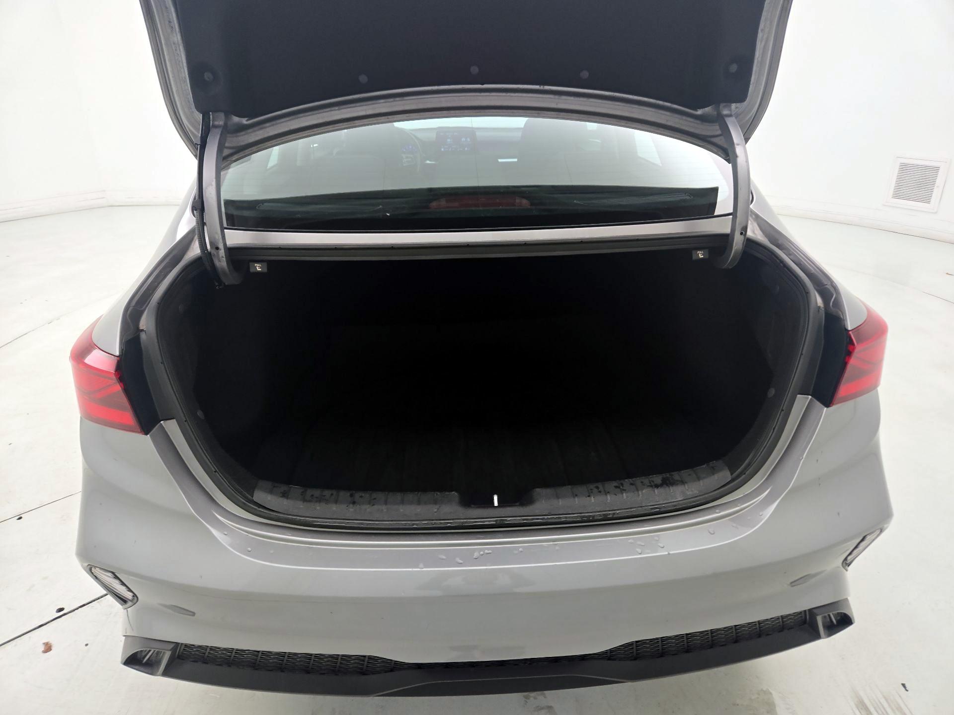 Thumbnail: 2023 Kia Forte - 20