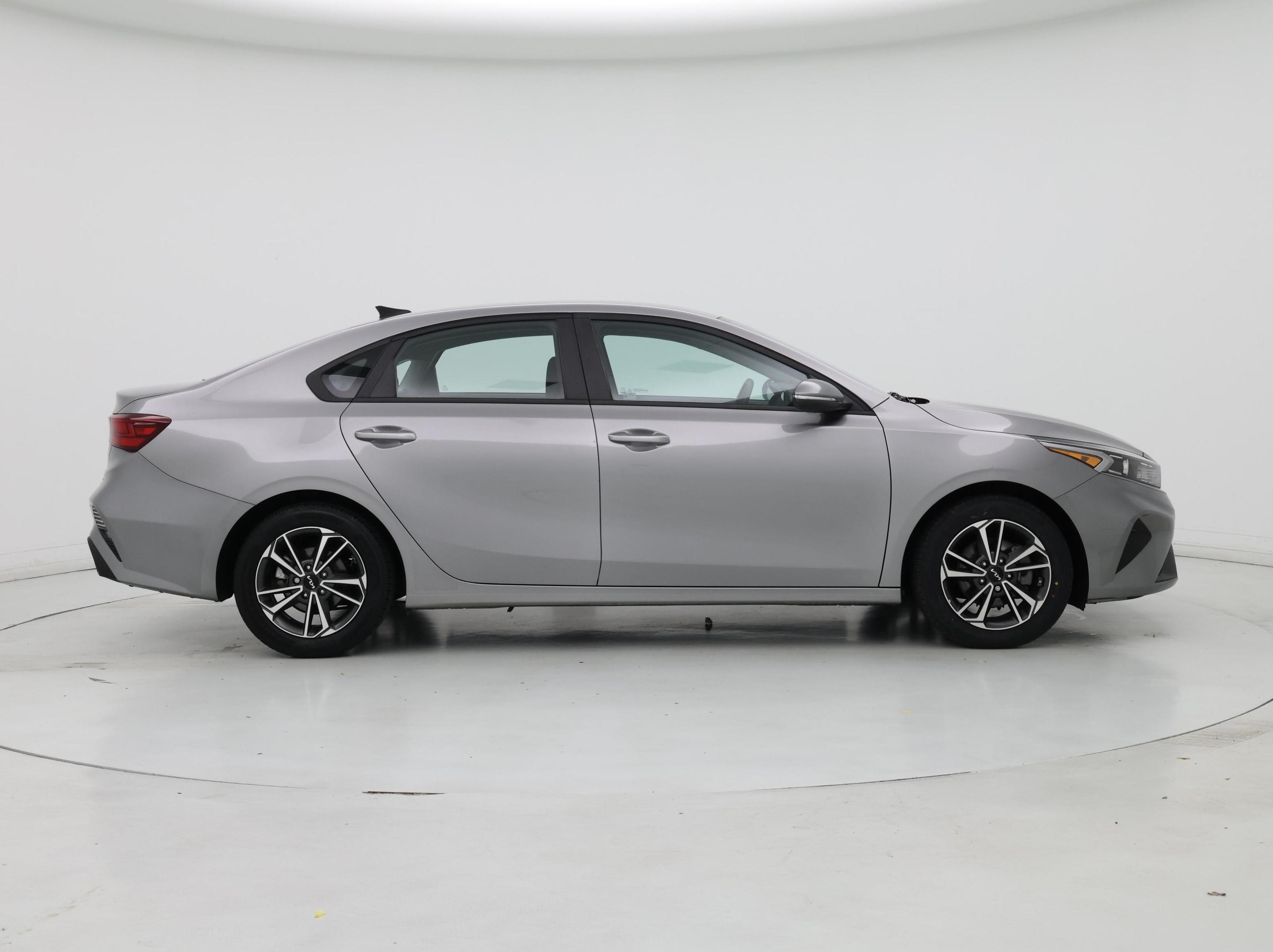 Thumbnail: 2023 Kia Forte - 7