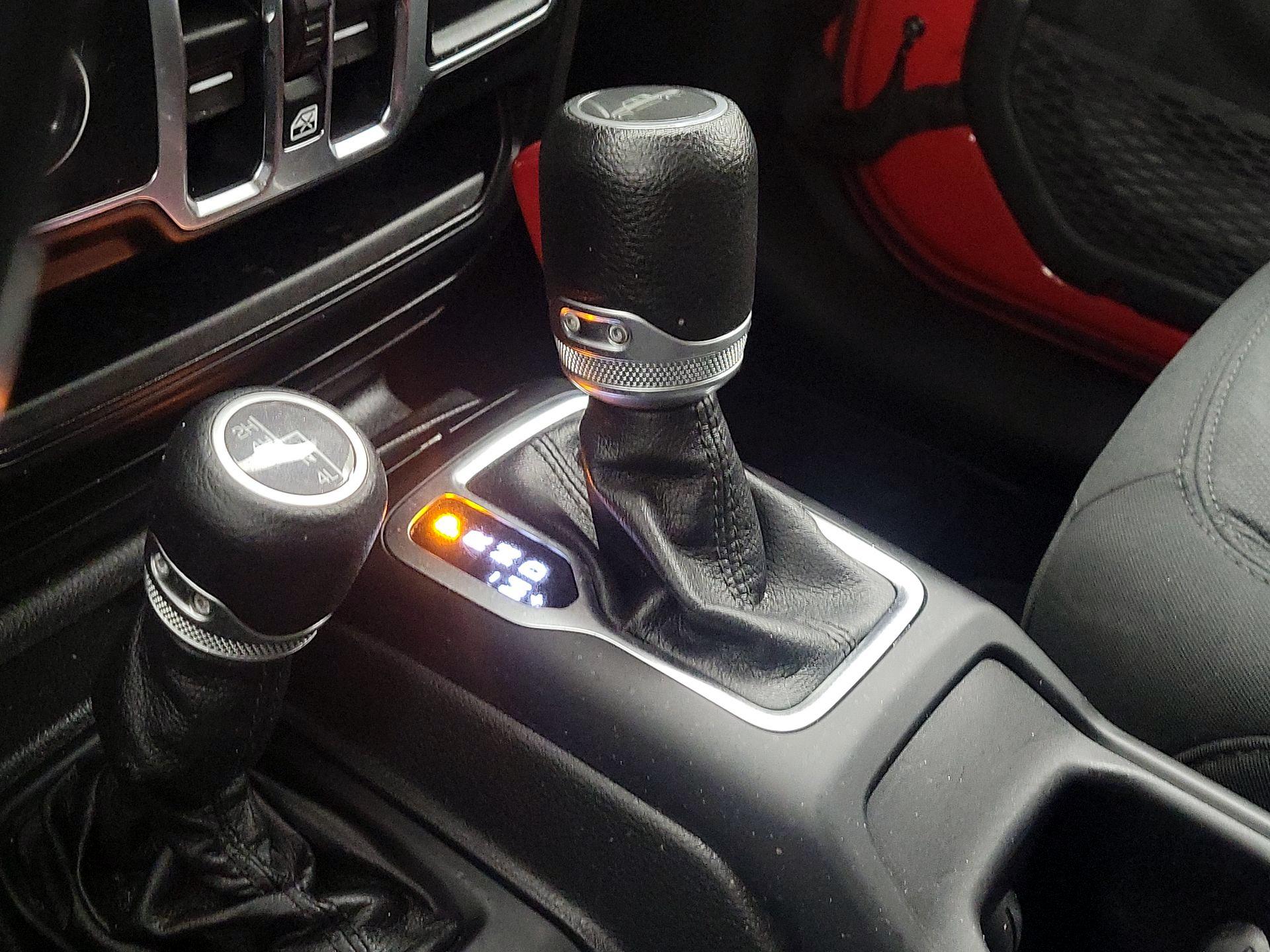 Thumbnail: 2021 Jeep Gladiator - 17