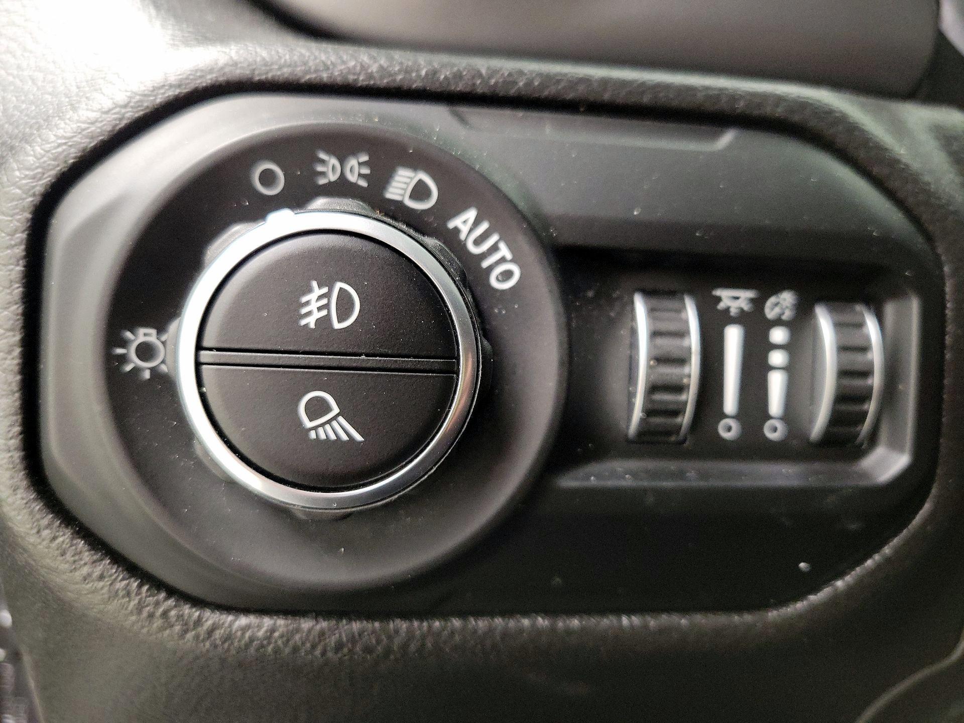 Thumbnail: 2021 Jeep Gladiator - 13