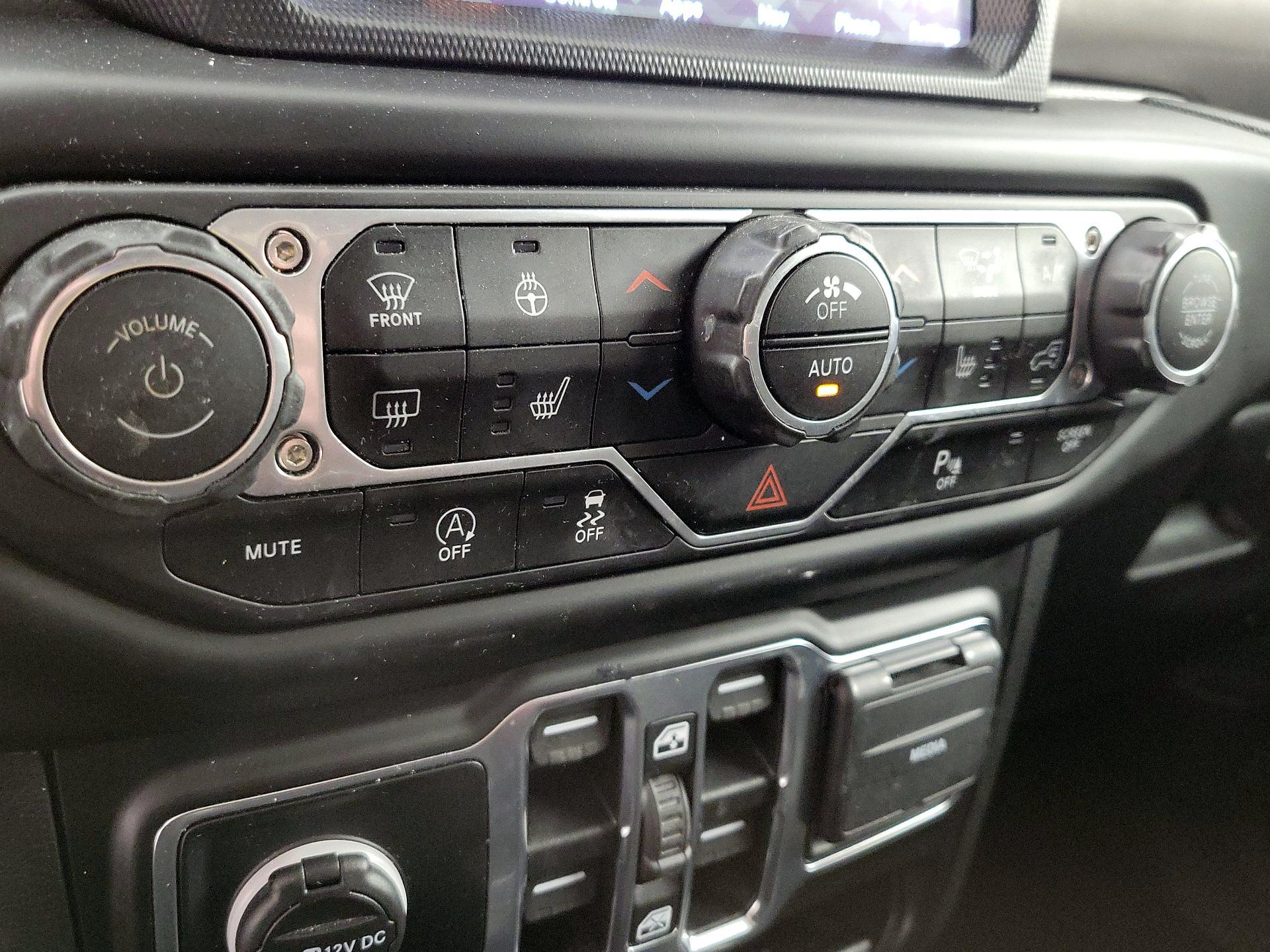 Thumbnail: 2021 Jeep Gladiator - 17