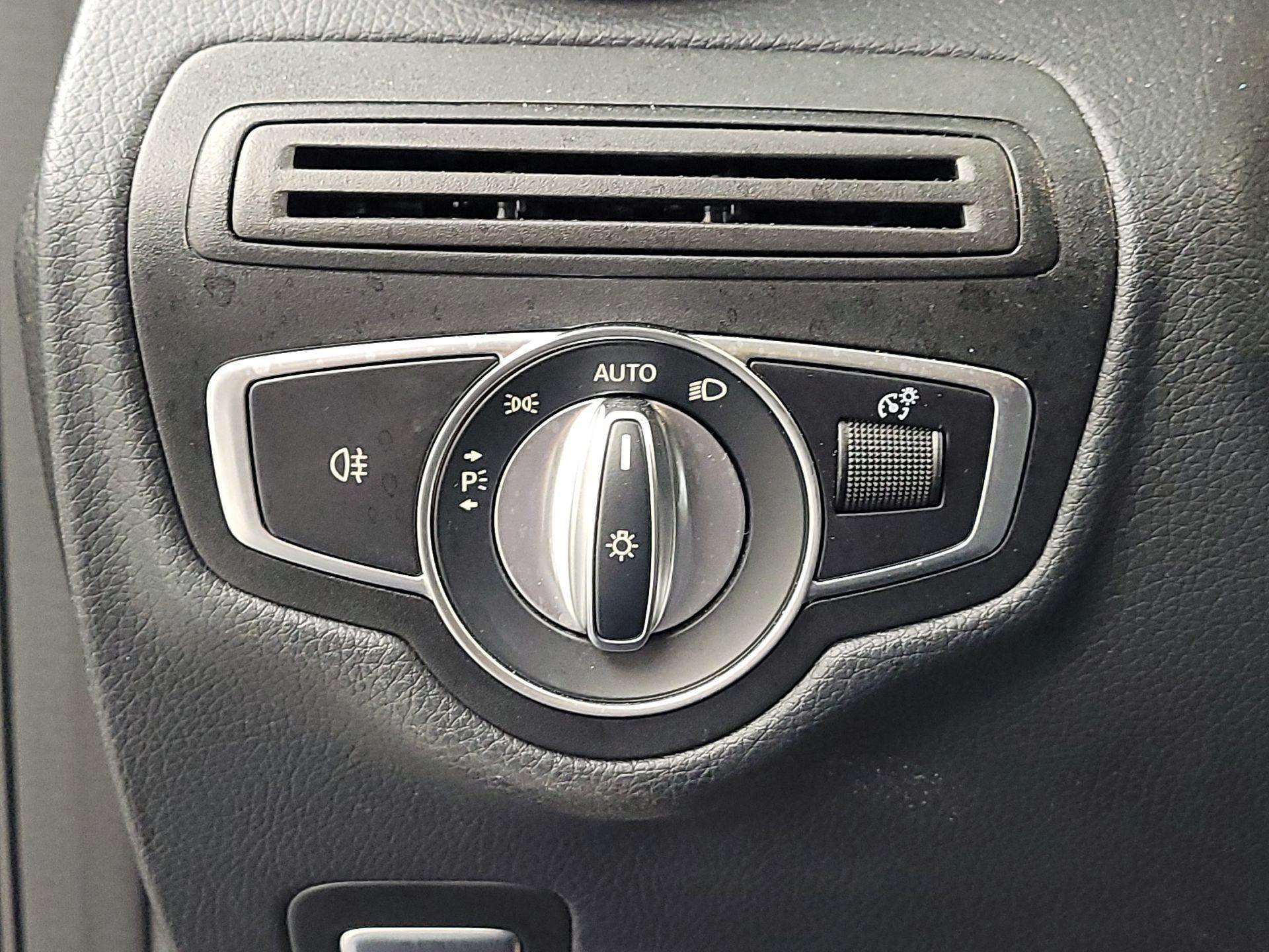 Thumbnail: 2021 Mercedes-Benz GLC - 13