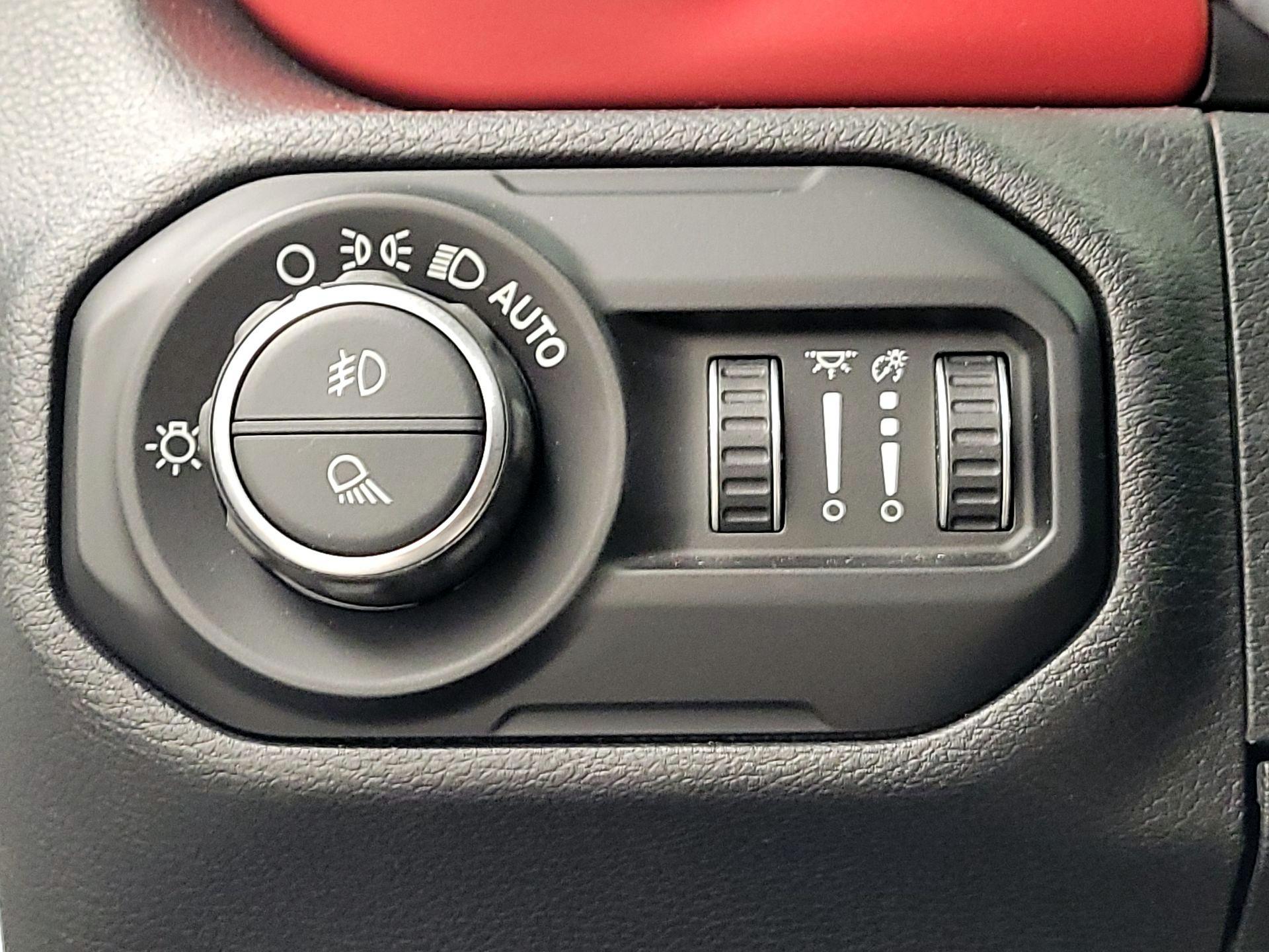 Thumbnail: 2021 Jeep Gladiator - 13