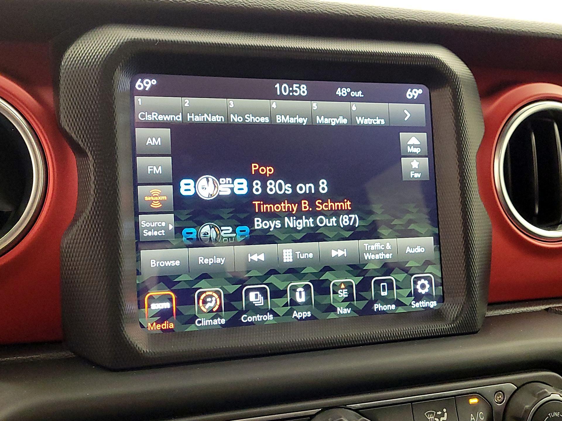 Thumbnail: 2021 Jeep Gladiator - 15