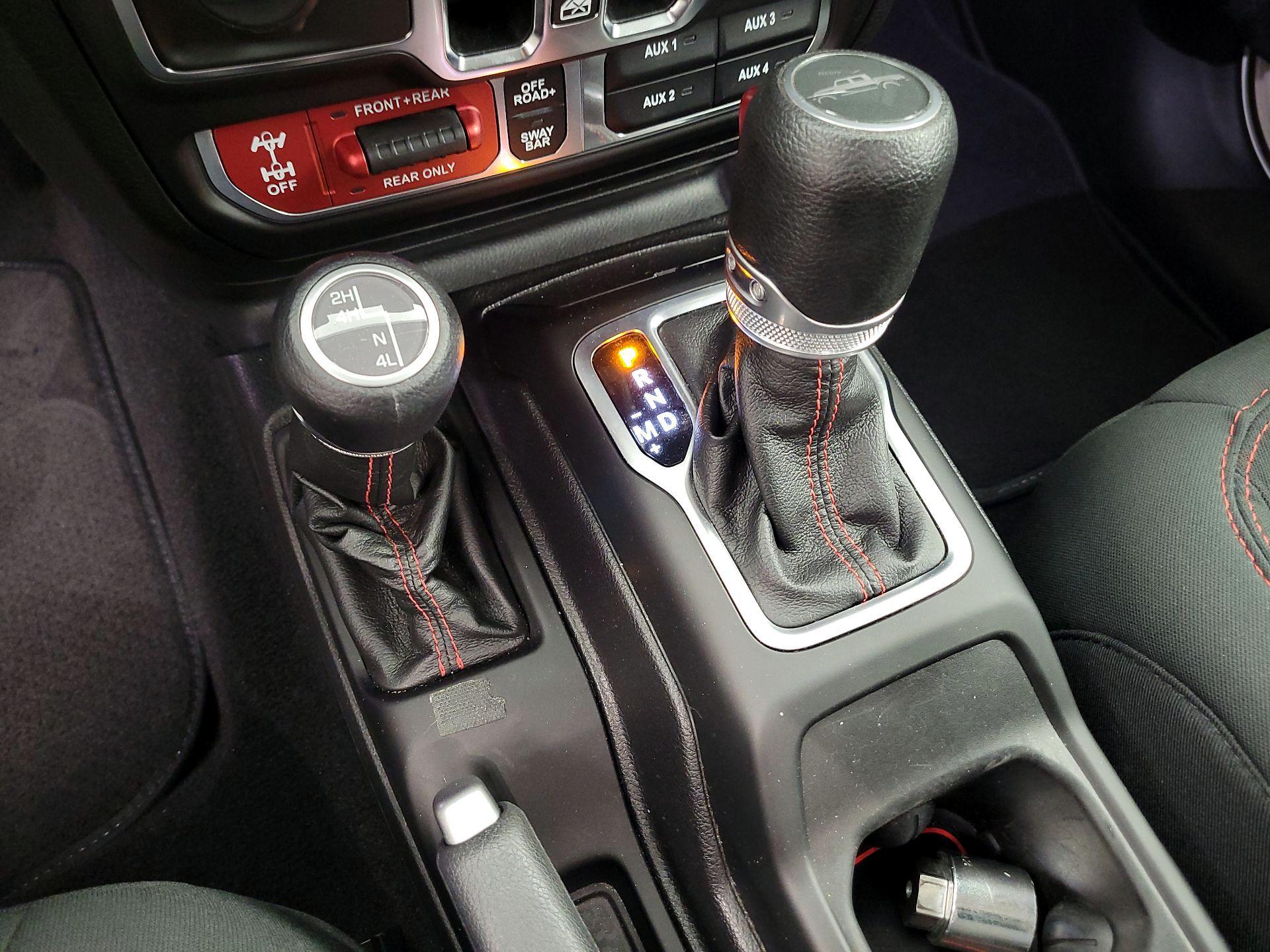 Thumbnail: 2021 Jeep Gladiator - 17