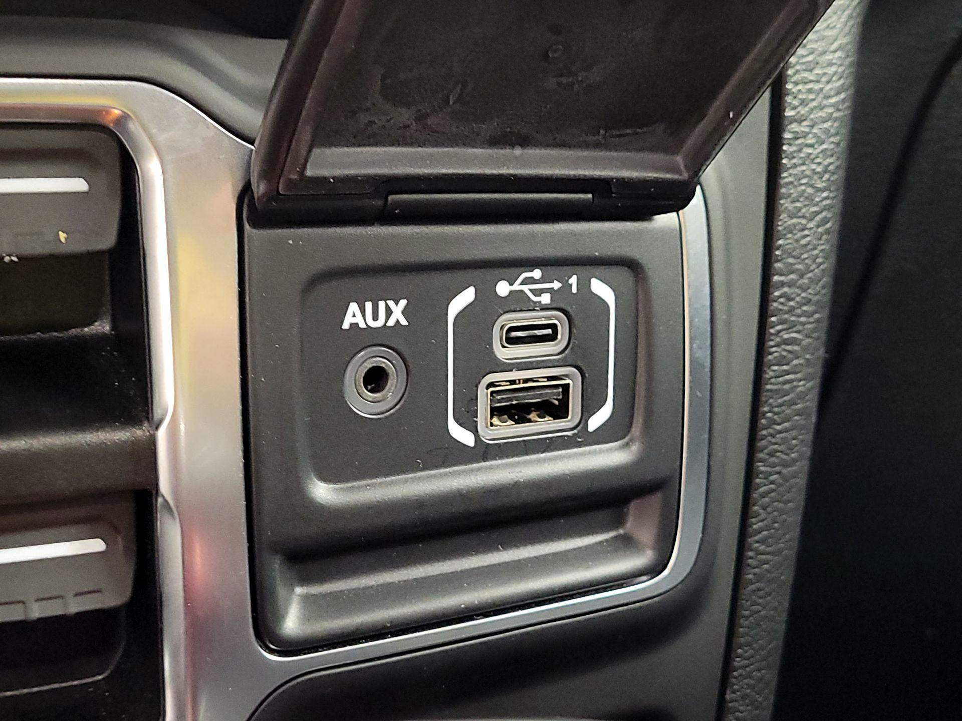 Thumbnail: 2021 Jeep Gladiator - 18