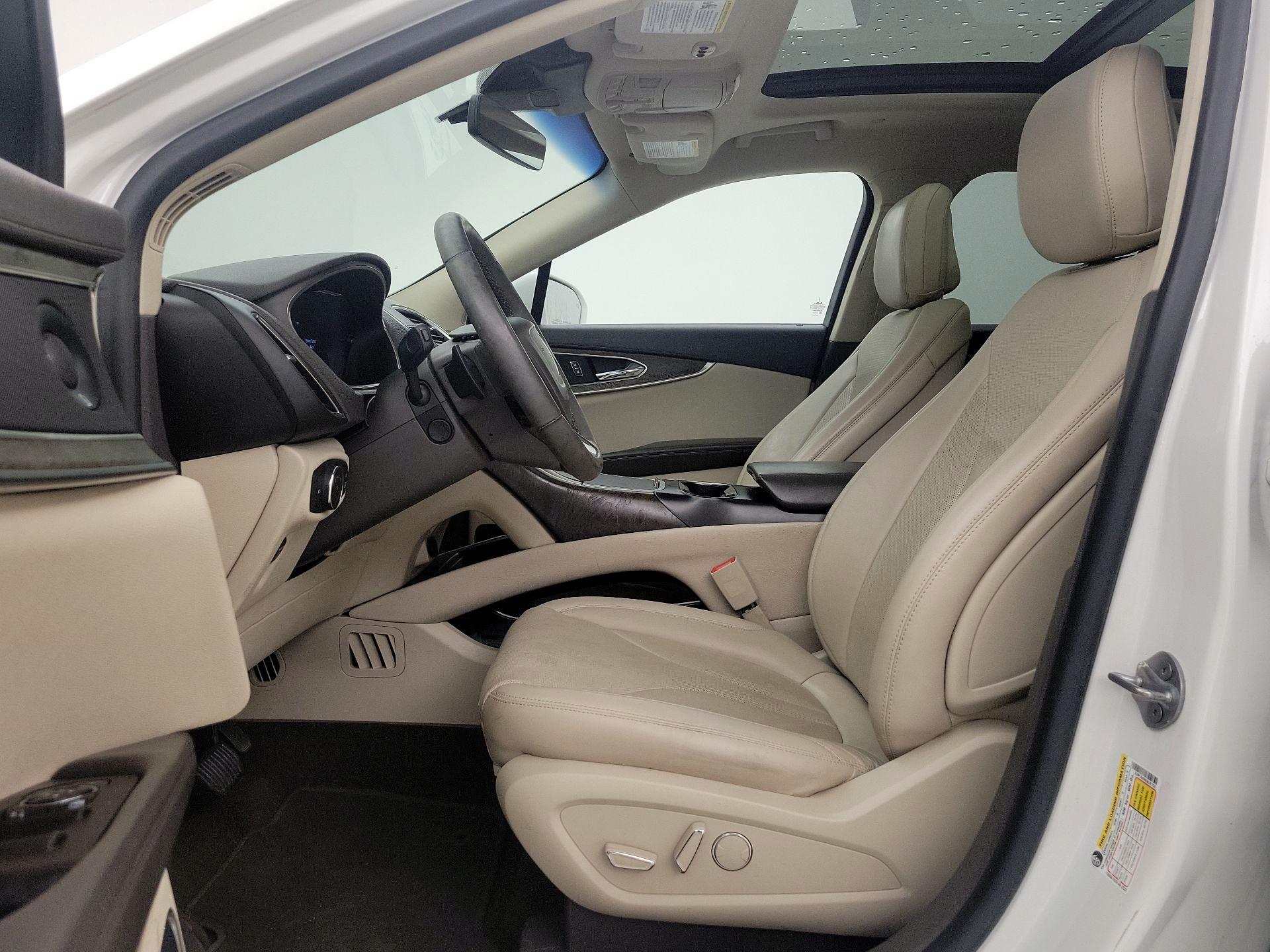 Thumbnail: 2020 Lincoln Nautilus - 11