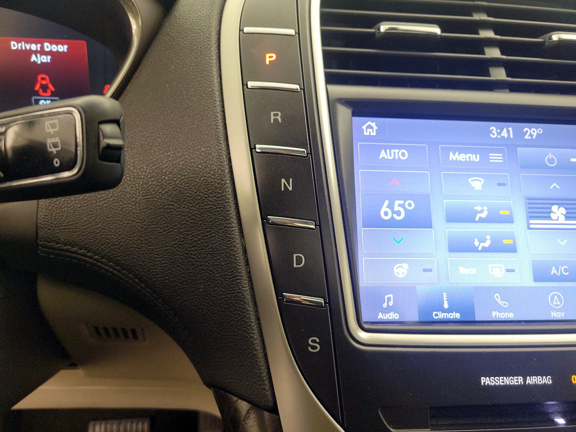 Thumbnail: 2020 Lincoln Nautilus - 18