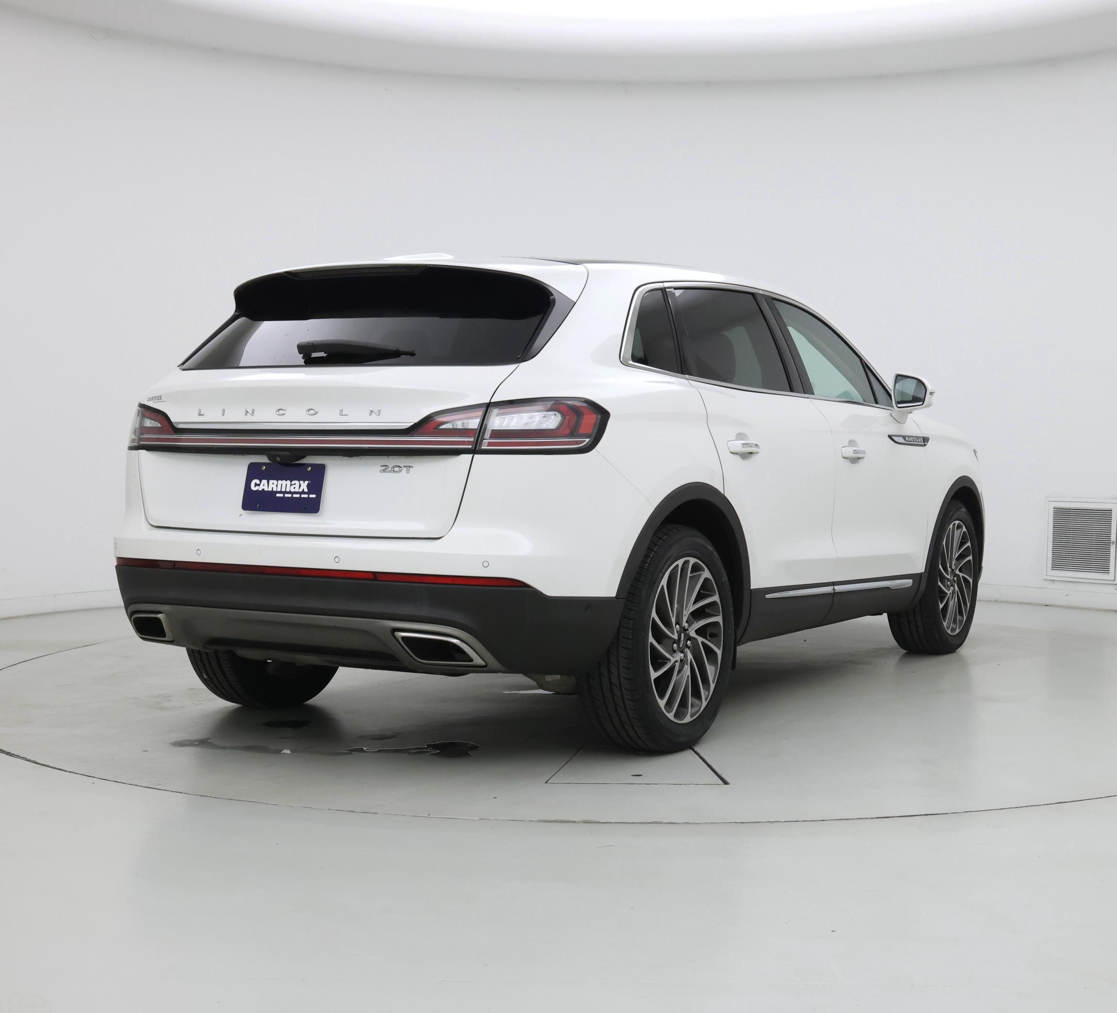 Thumbnail: 2020 Lincoln Nautilus - 8