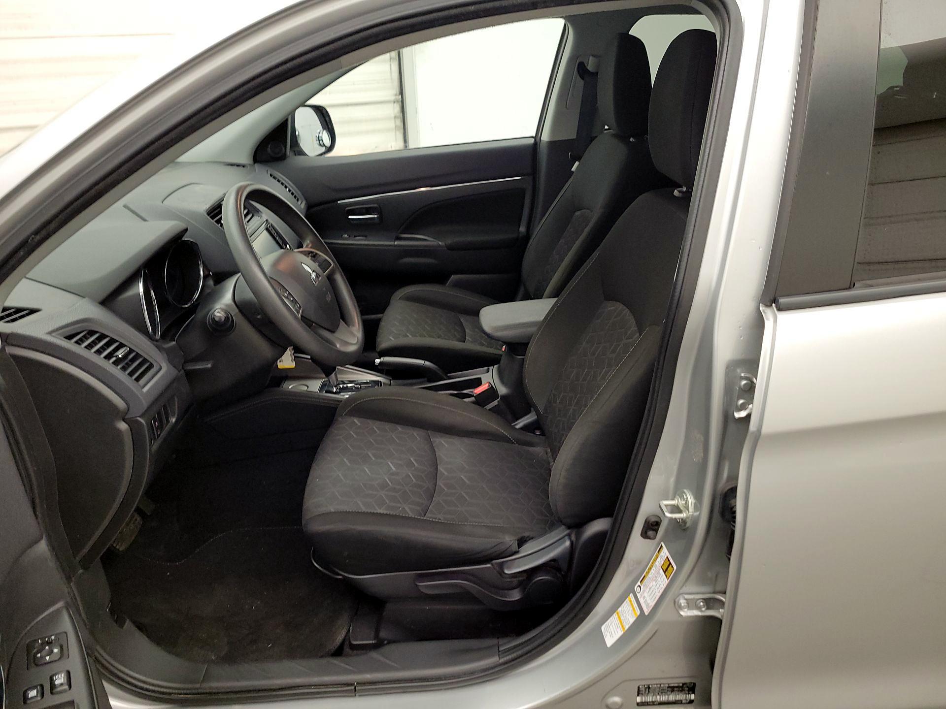 Thumbnail: 2021 Mitsubishi Outlander Sport - 11