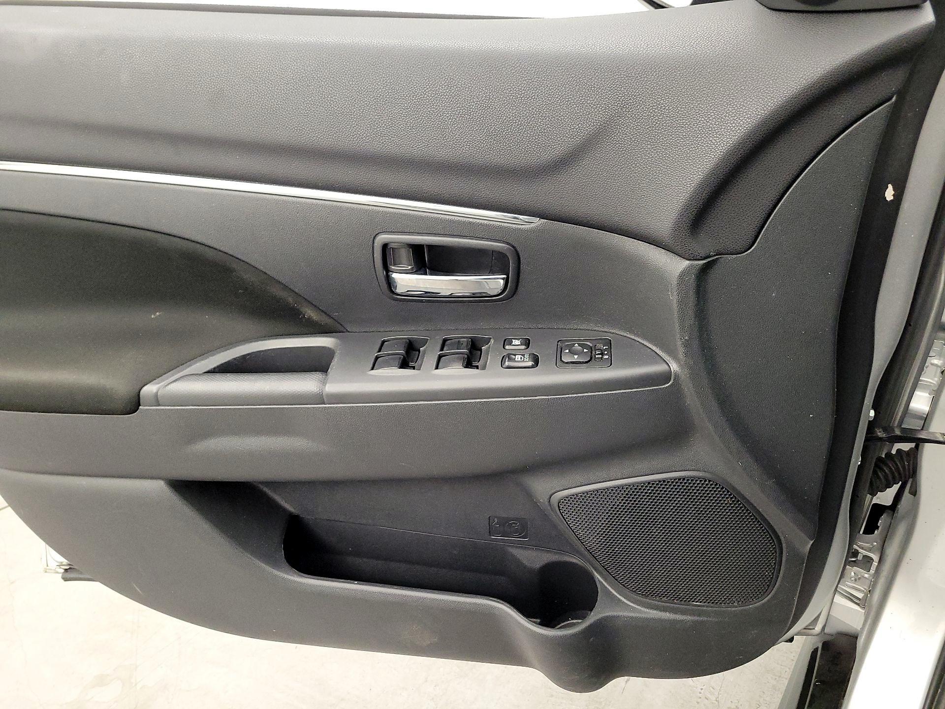 Thumbnail: 2021 Mitsubishi Outlander Sport - 12