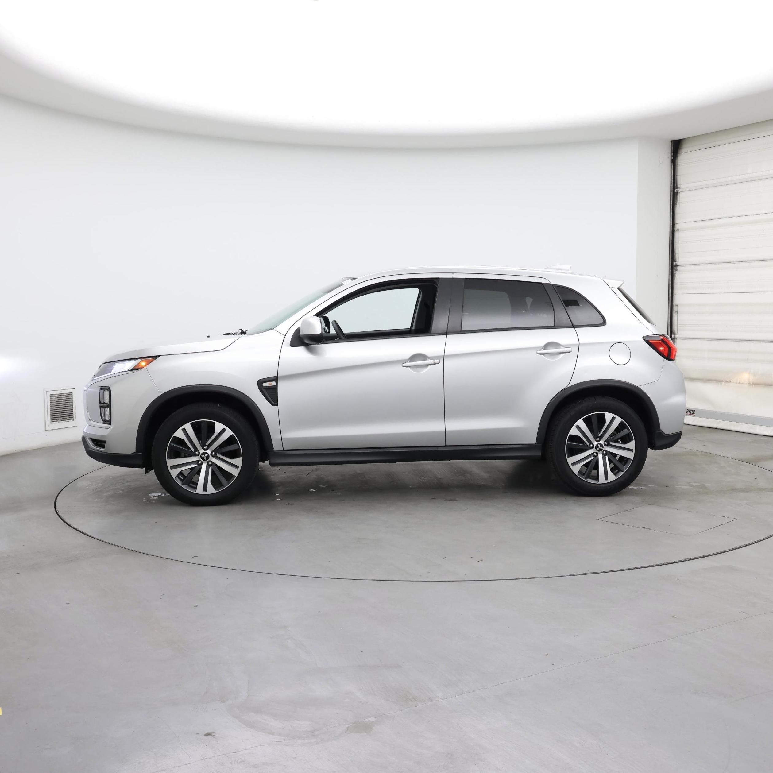 Thumbnail: 2021 Mitsubishi Outlander Sport - 3