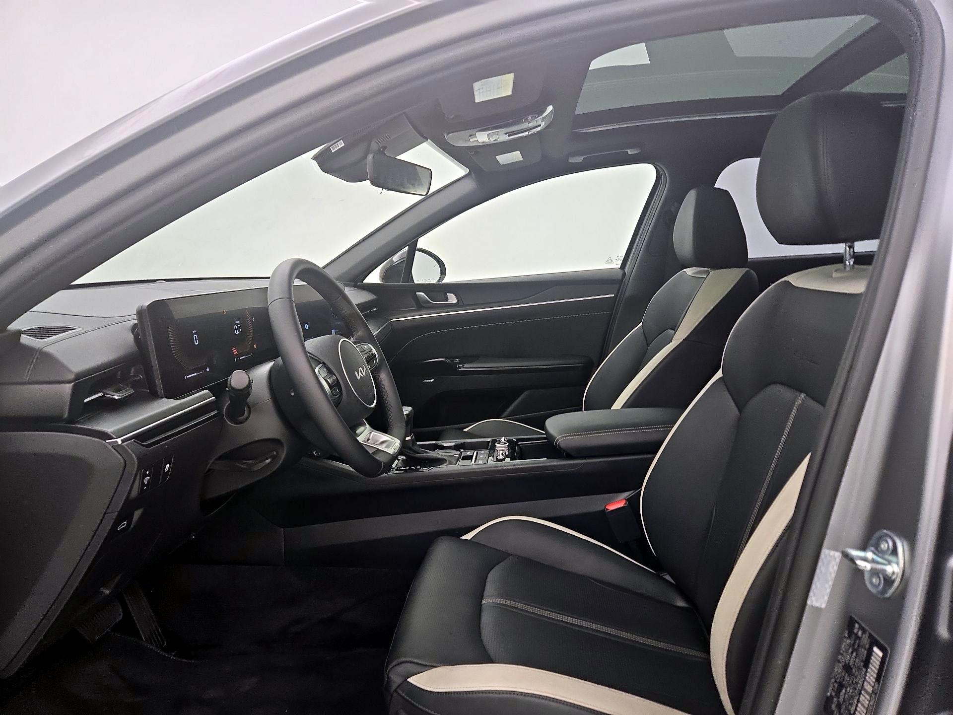 Thumbnail: 2025 Kia K5 - 11