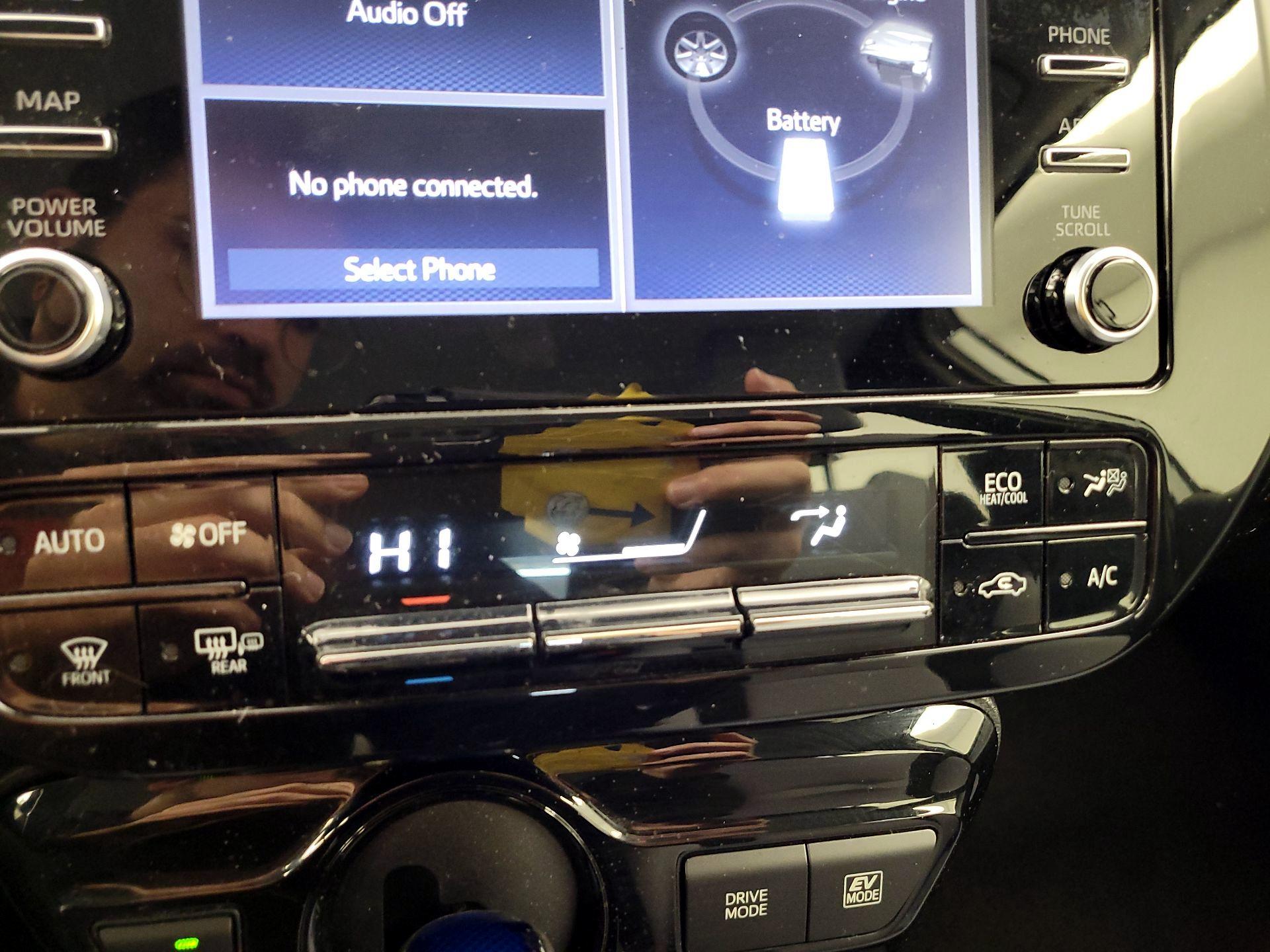 Thumbnail: 2020 Toyota Prius - 14