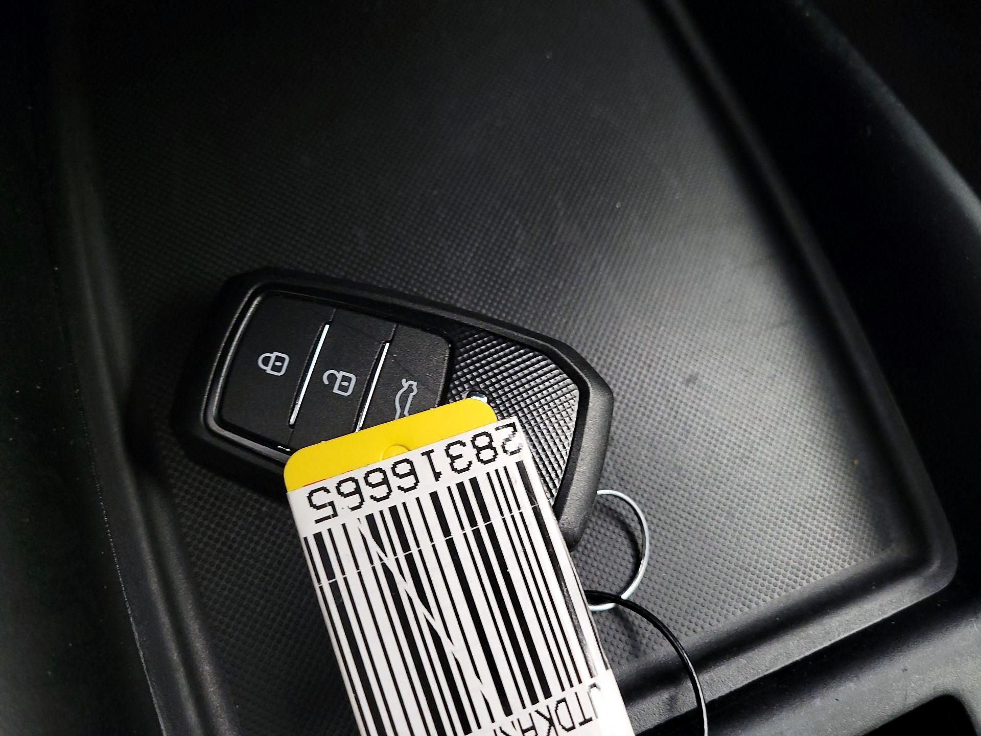 Thumbnail: 2020 Toyota Prius - 18