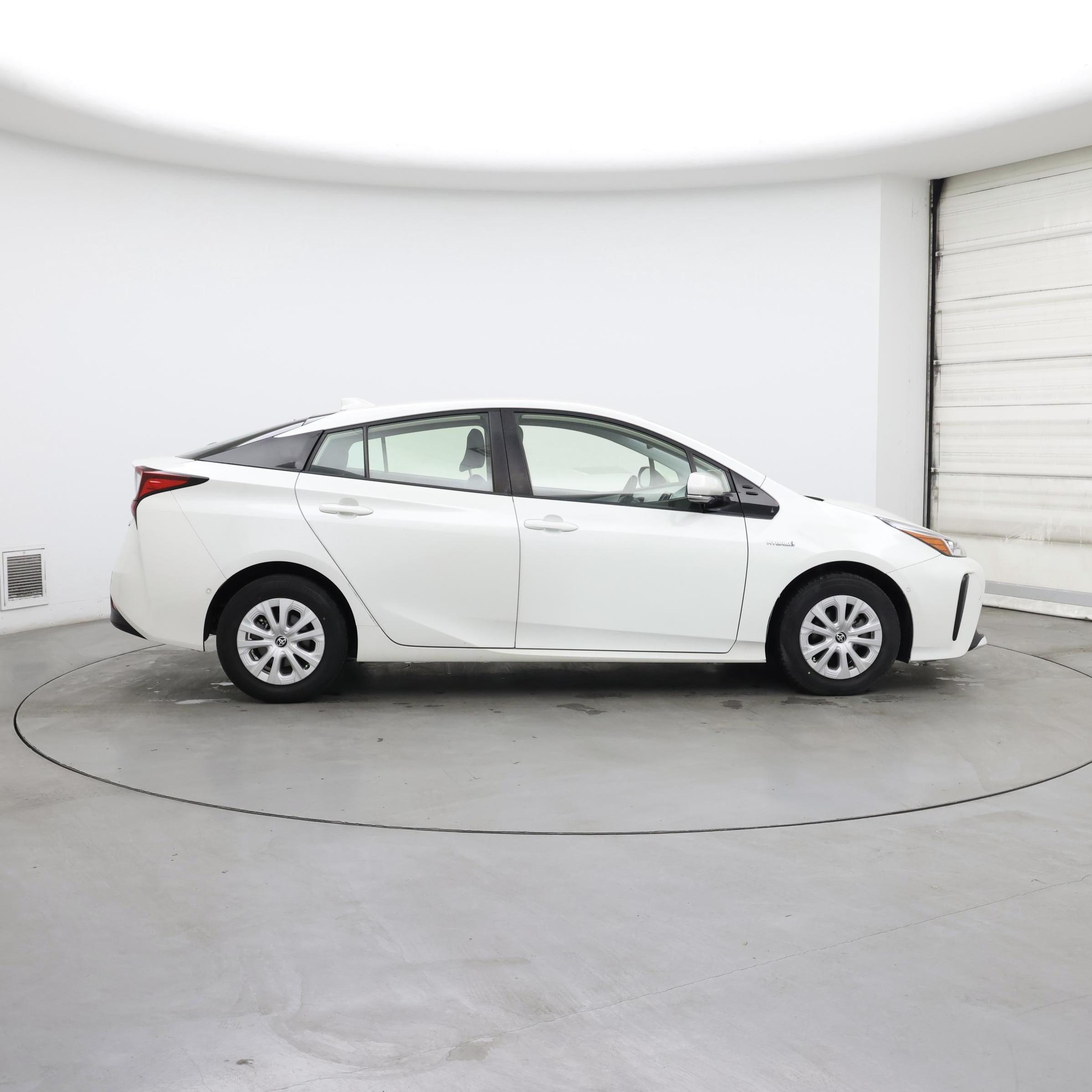 Thumbnail: 2020 Toyota Prius - 7