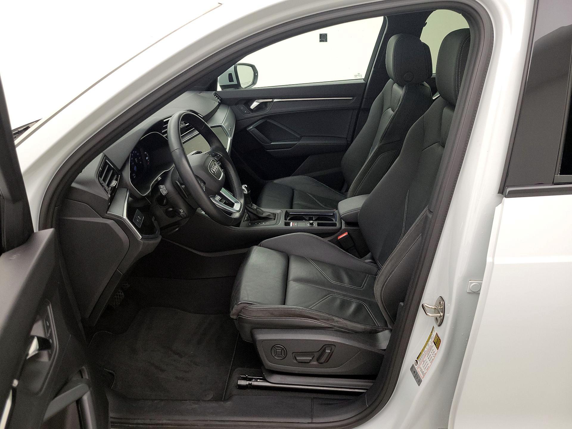 Thumbnail: 2023 Audi Q3 - 11