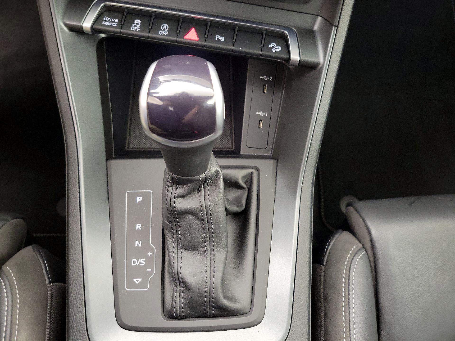 Thumbnail: 2023 Audi Q3 - 17