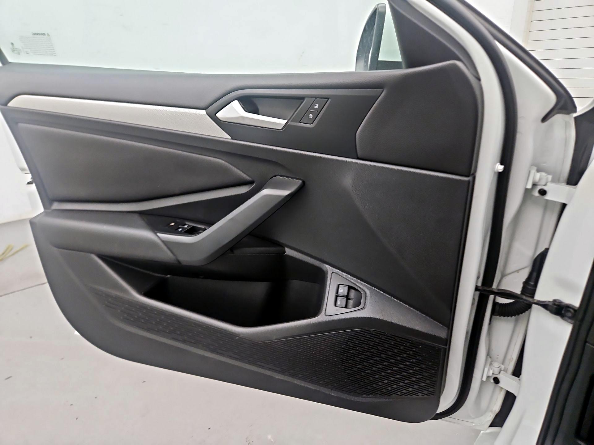 Thumbnail: 2021 Volkswagen Jetta - 12