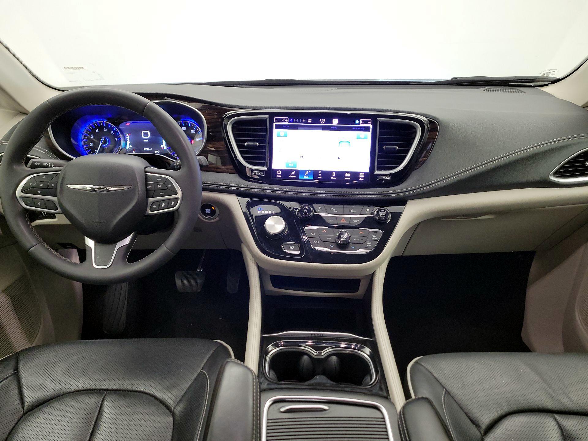 Thumbnail: 2023 Chrysler Pacifica - 9