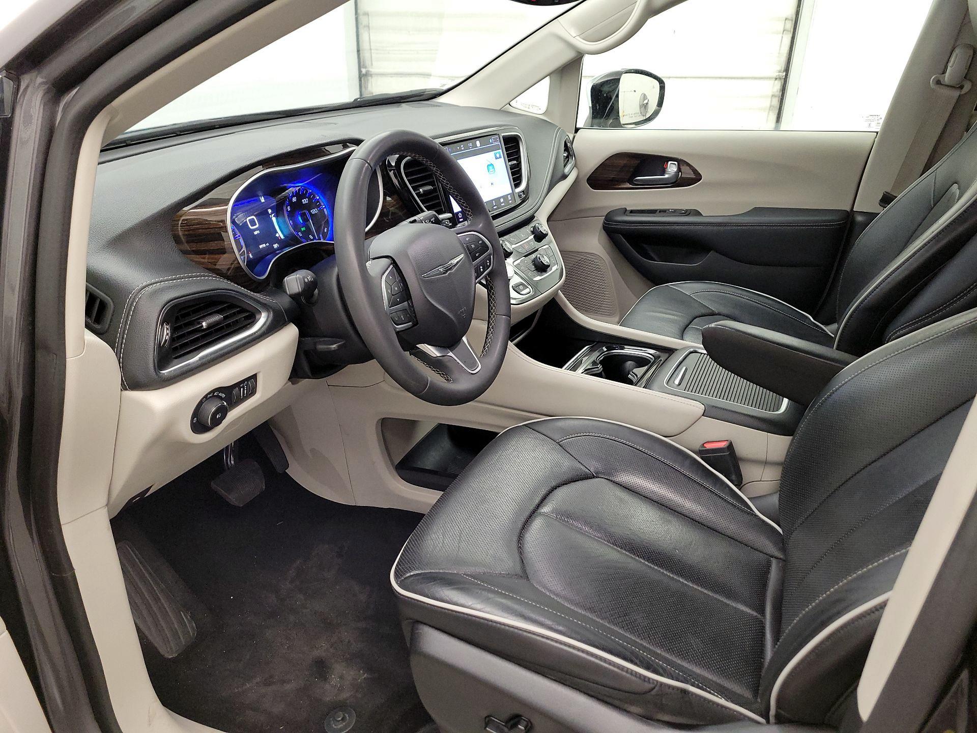 Thumbnail: 2023 Chrysler Pacifica - 11