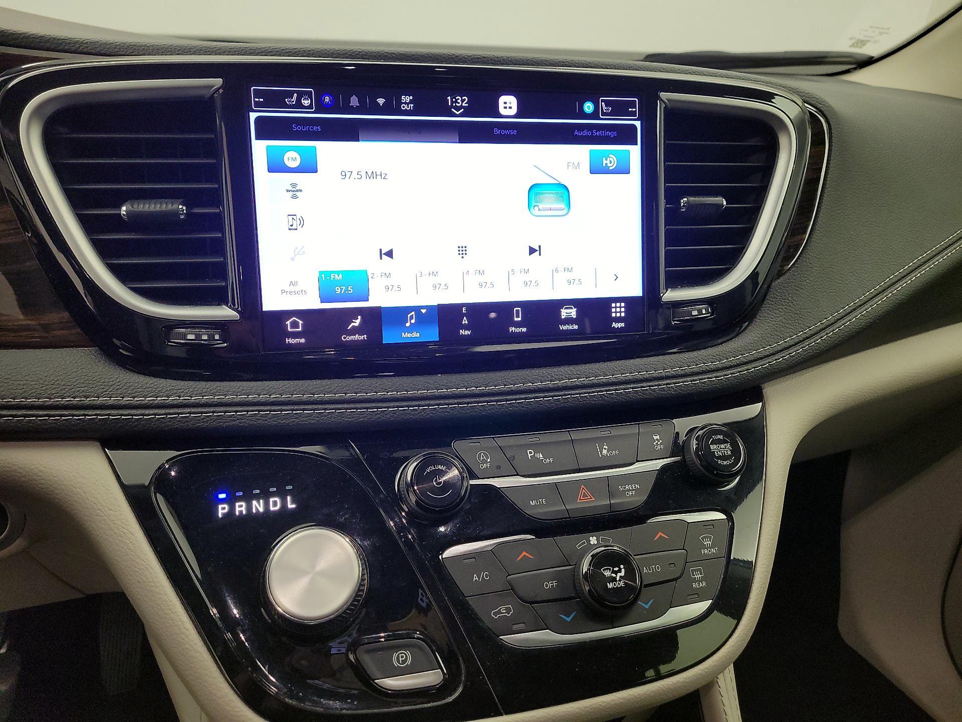 Thumbnail: 2023 Chrysler Pacifica - 13