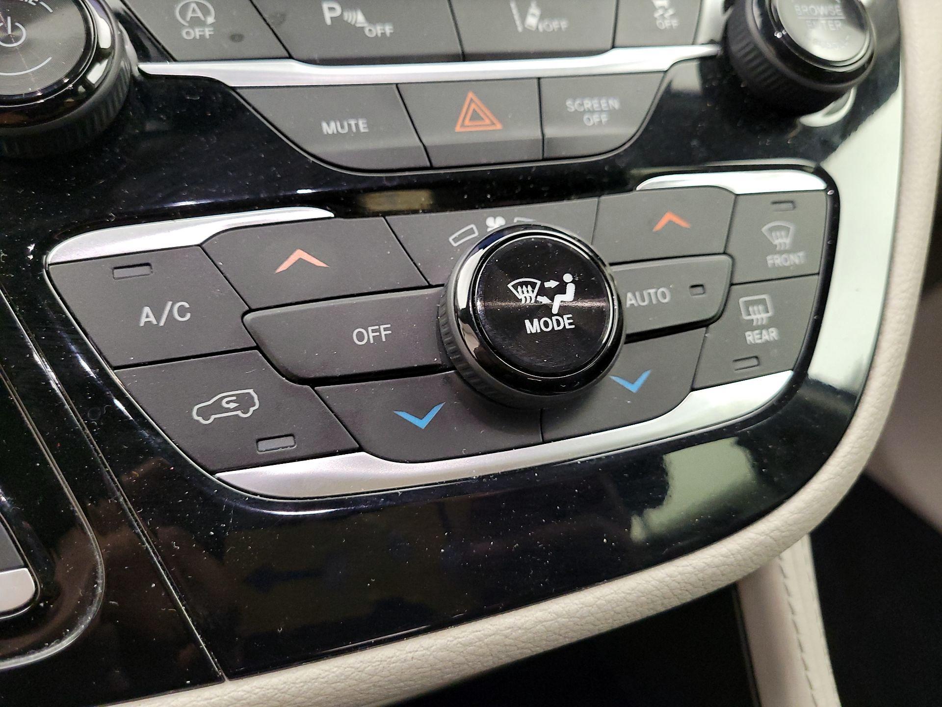 Thumbnail: 2023 Chrysler Pacifica - 14