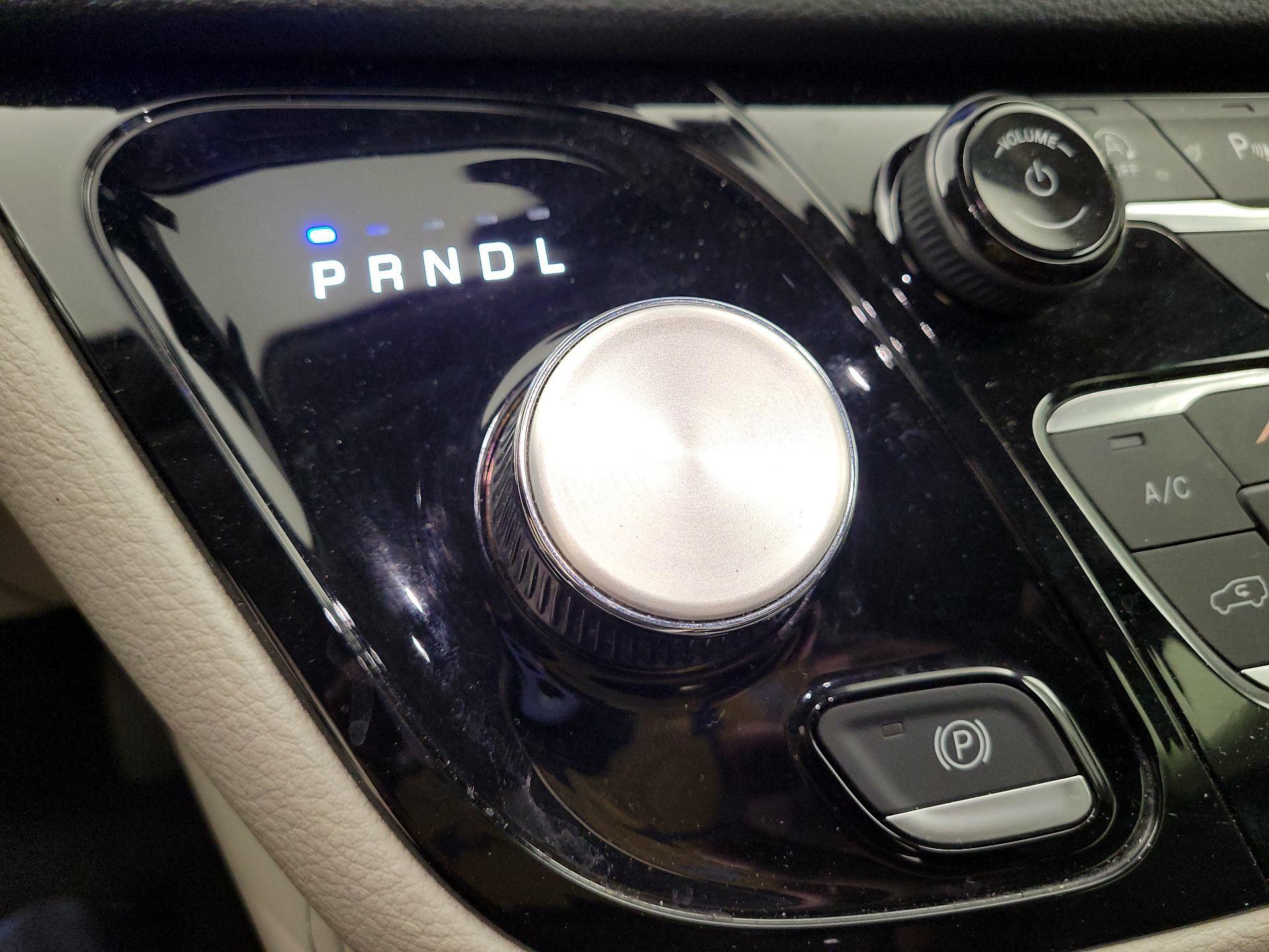 Thumbnail: 2023 Chrysler Pacifica - 15