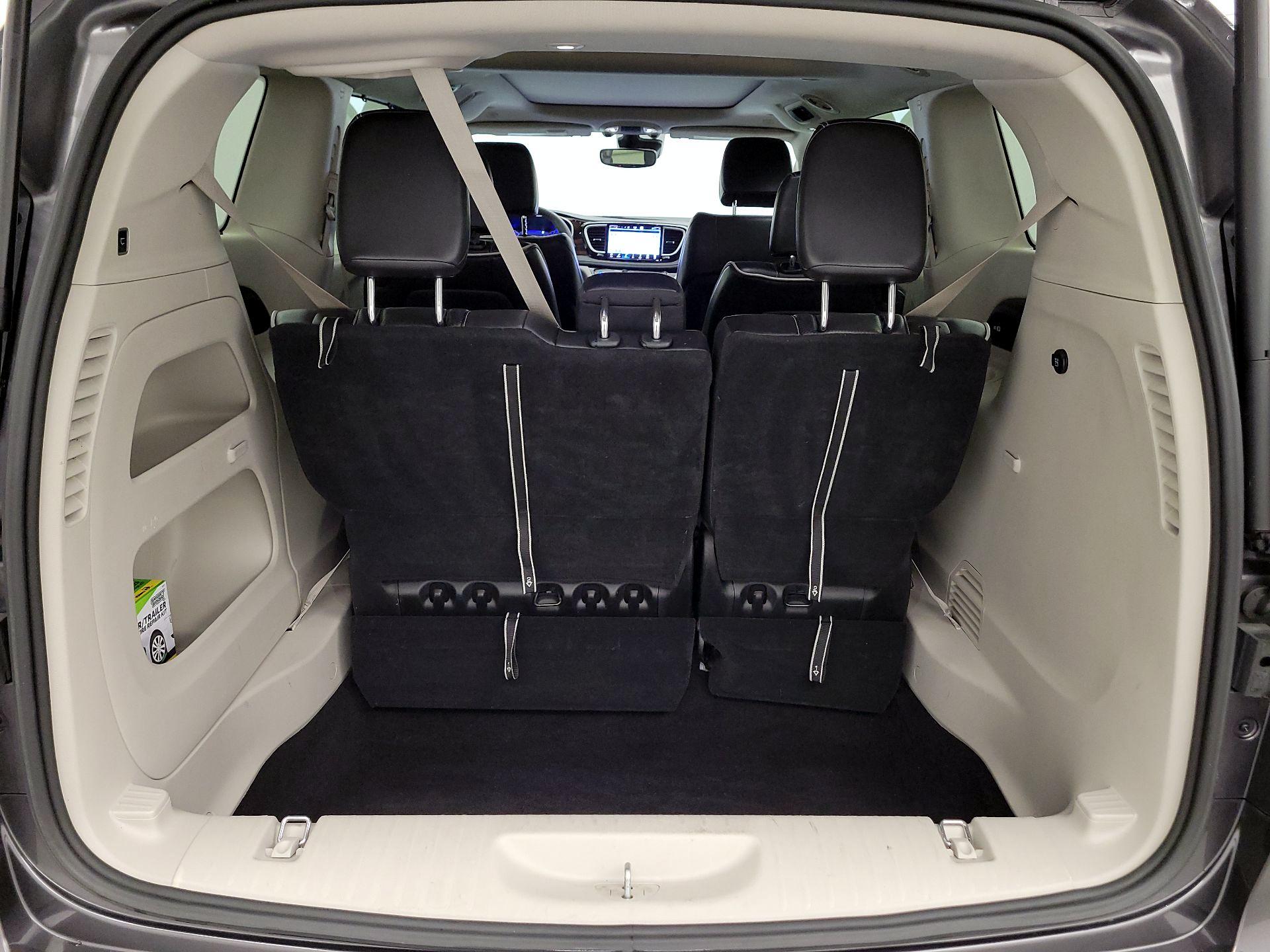 Thumbnail: 2023 Chrysler Pacifica - 16