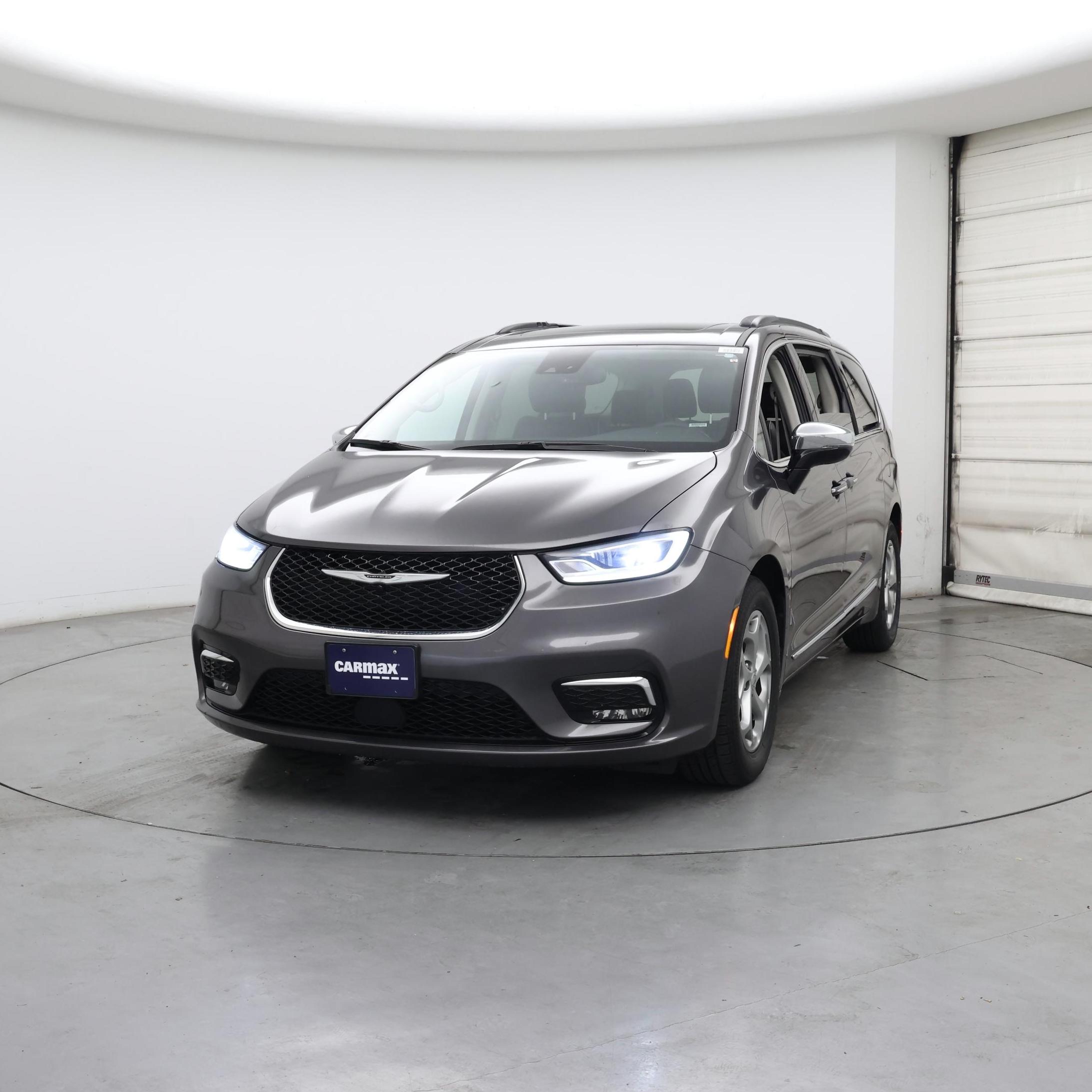 Thumbnail: 2023 Chrysler Pacifica - 4