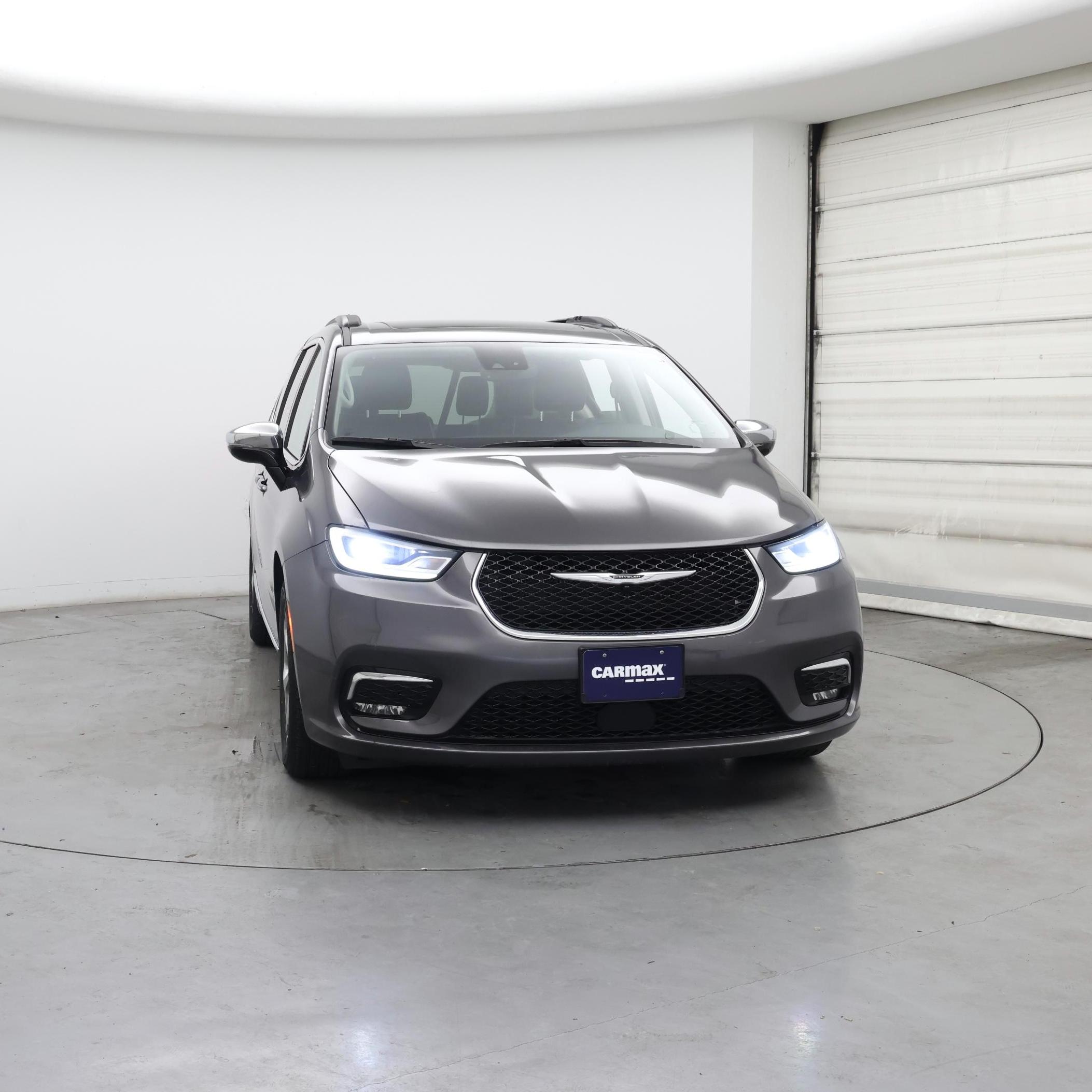 Thumbnail: 2023 Chrysler Pacifica - 5