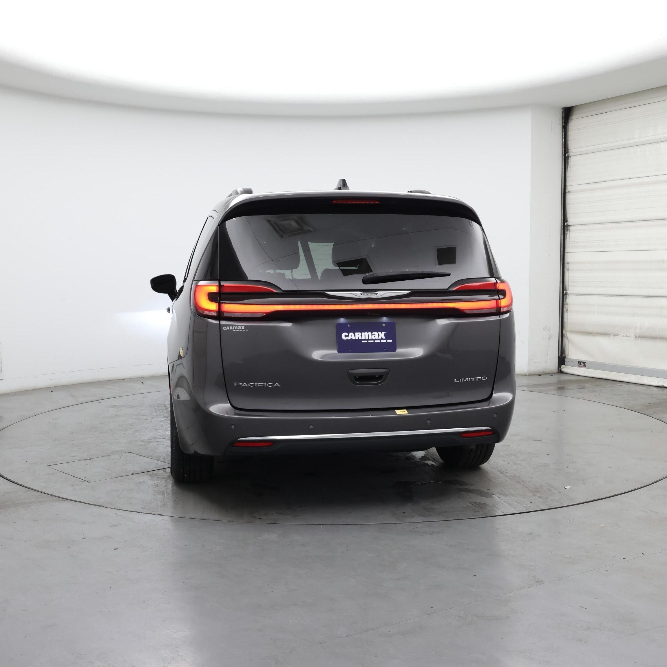 Thumbnail: 2023 Chrysler Pacifica - 6