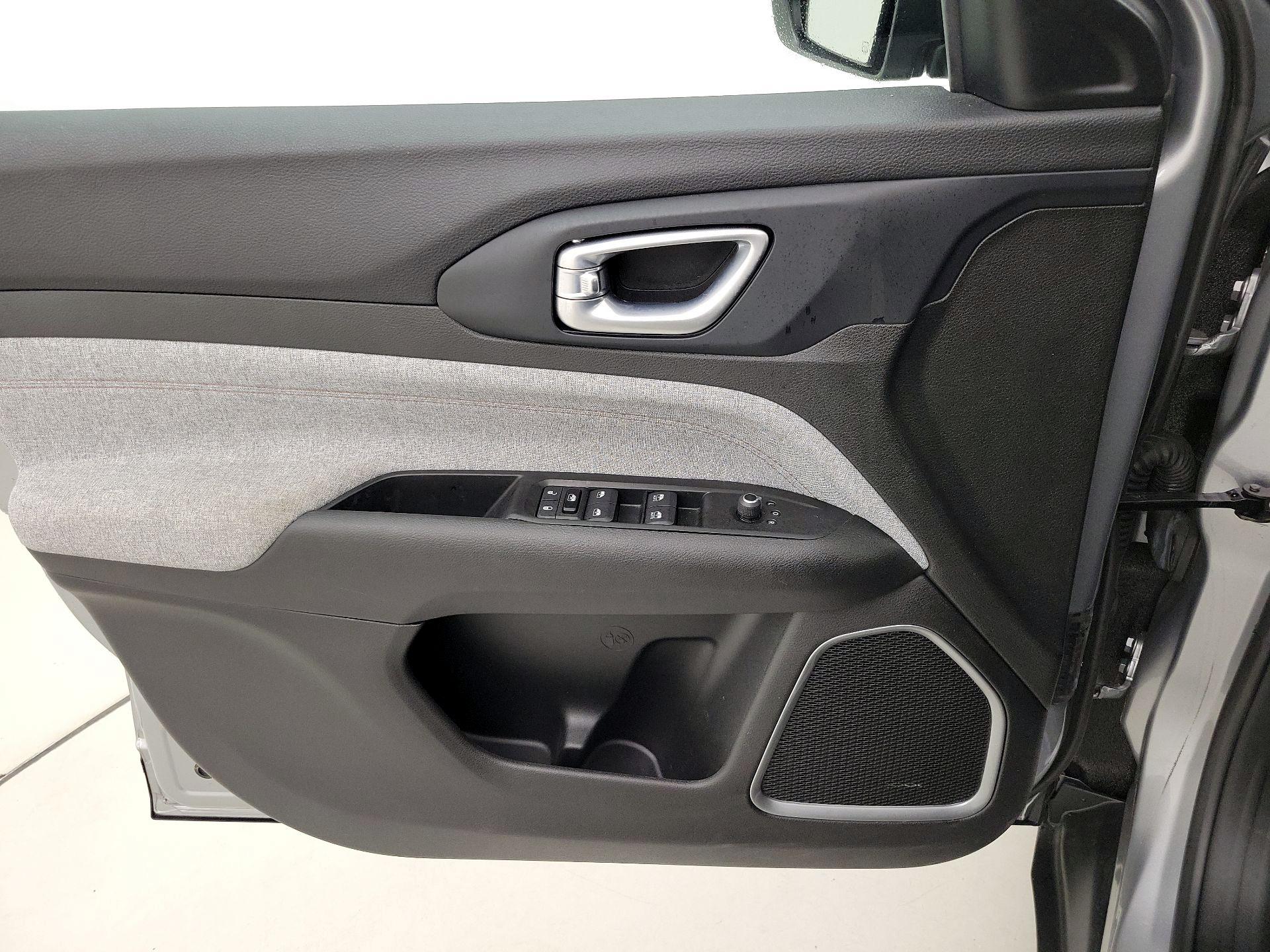 Thumbnail: 2022 Jeep Compass - 12