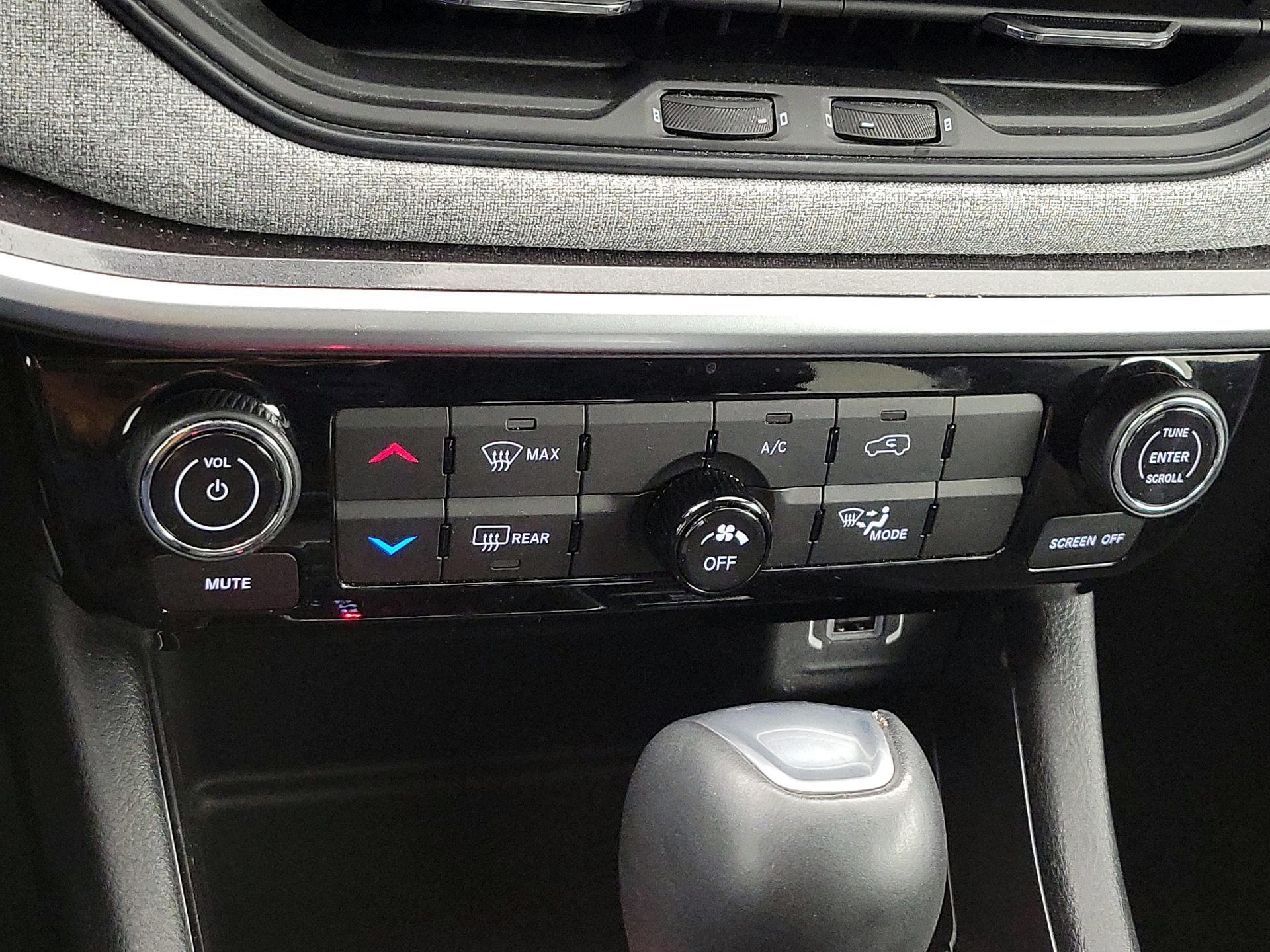 Thumbnail: 2022 Jeep Compass - 16