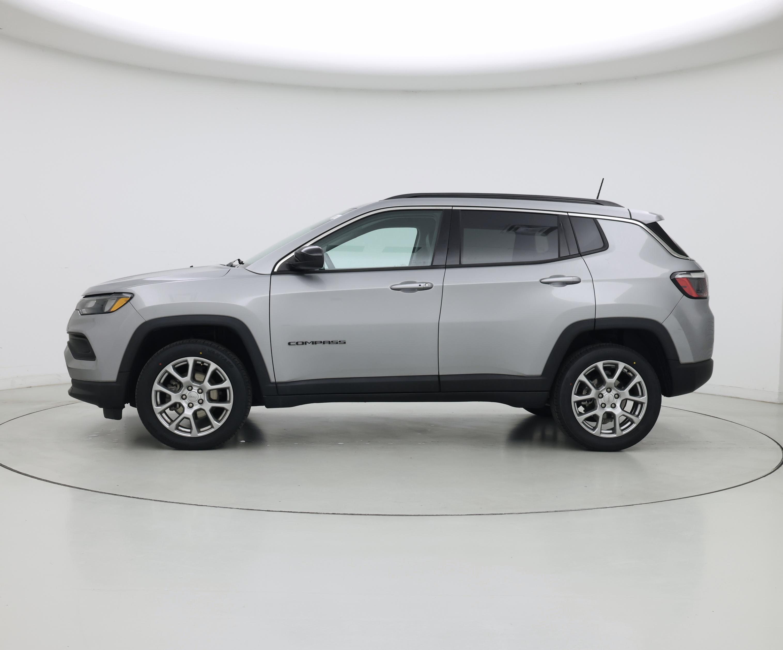 Thumbnail: 2022 Jeep Compass - 3