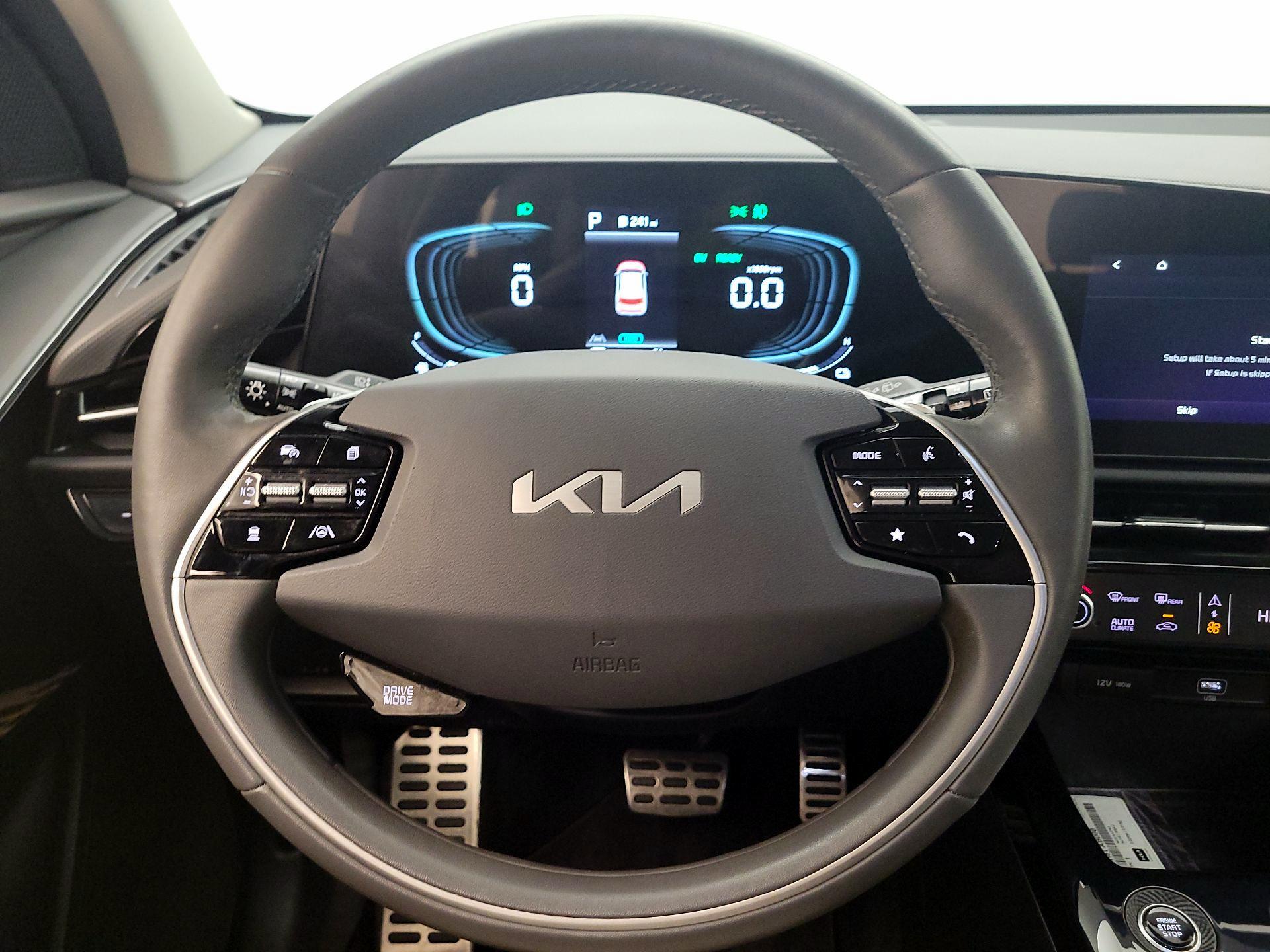 Thumbnail: 2023 Kia Niro - 10