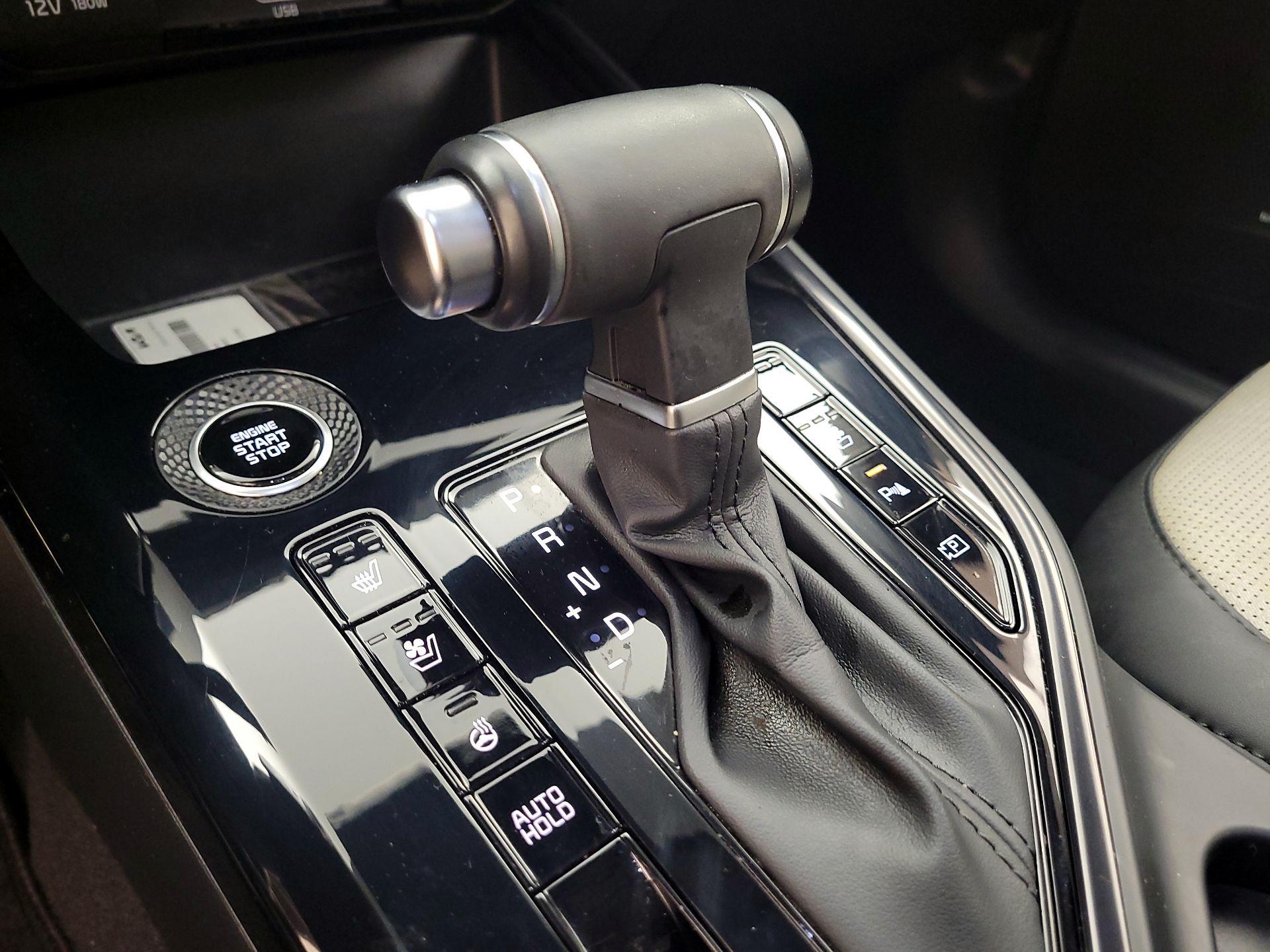 Thumbnail: 2023 Kia Niro - 15