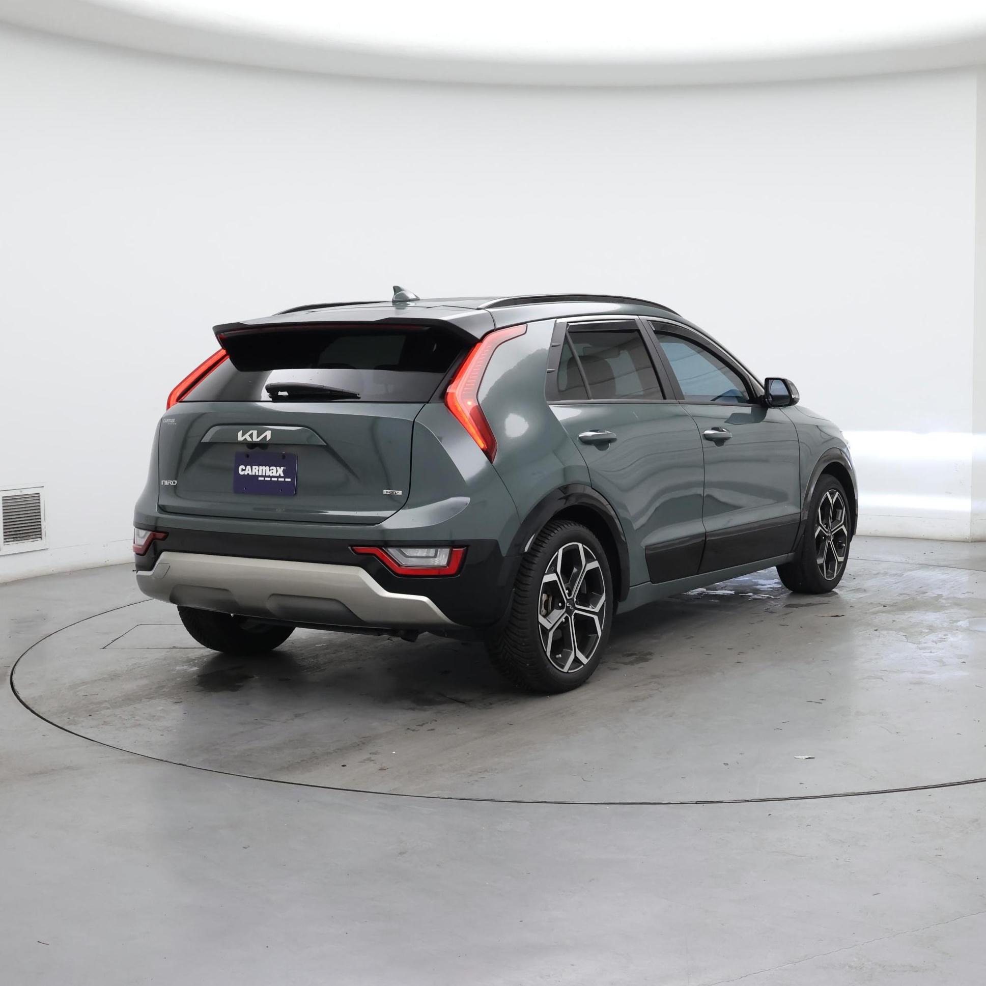 Thumbnail: 2023 Kia Niro - 8