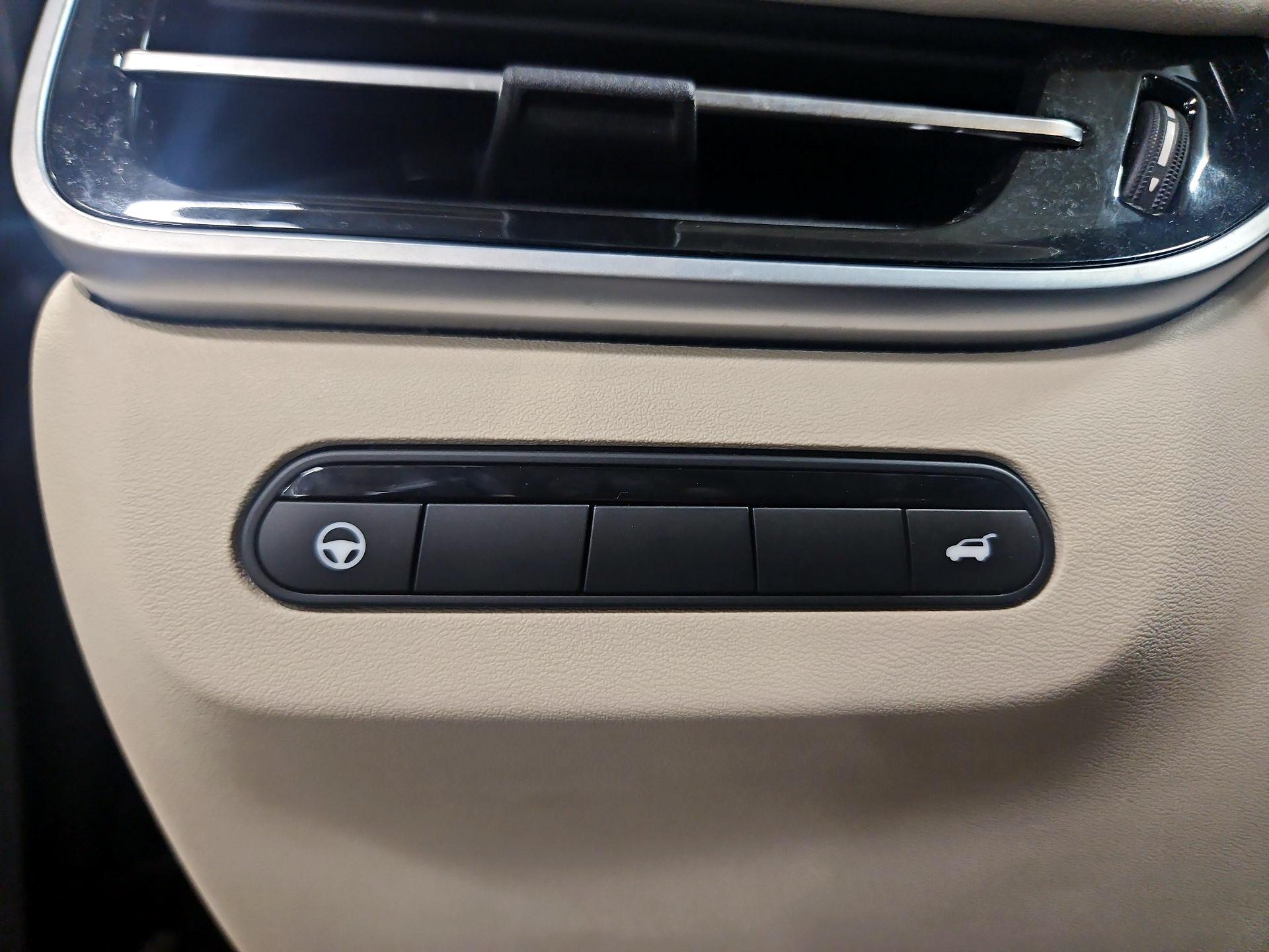 Thumbnail: 2023 INFINITI QX60 - 13